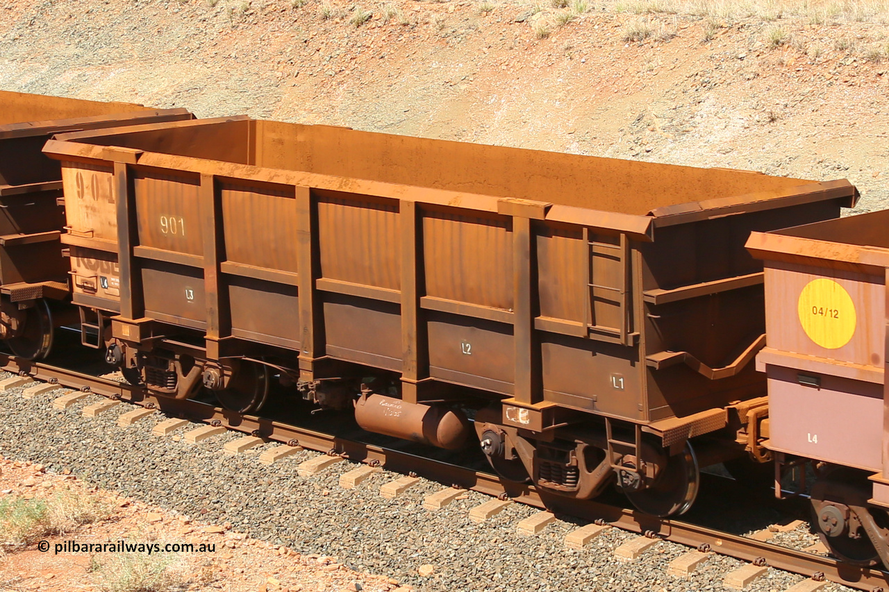 0901 160306 1320
Robe River ore waggon 901, built by Centurion Industries WA, fixed coupler non-handbrake side empty view at Greenpool on the Cape Lambert line. March 6, 2016.
Keywords: 901;Centurion-Industries-WA;Robe-ore-waggon;