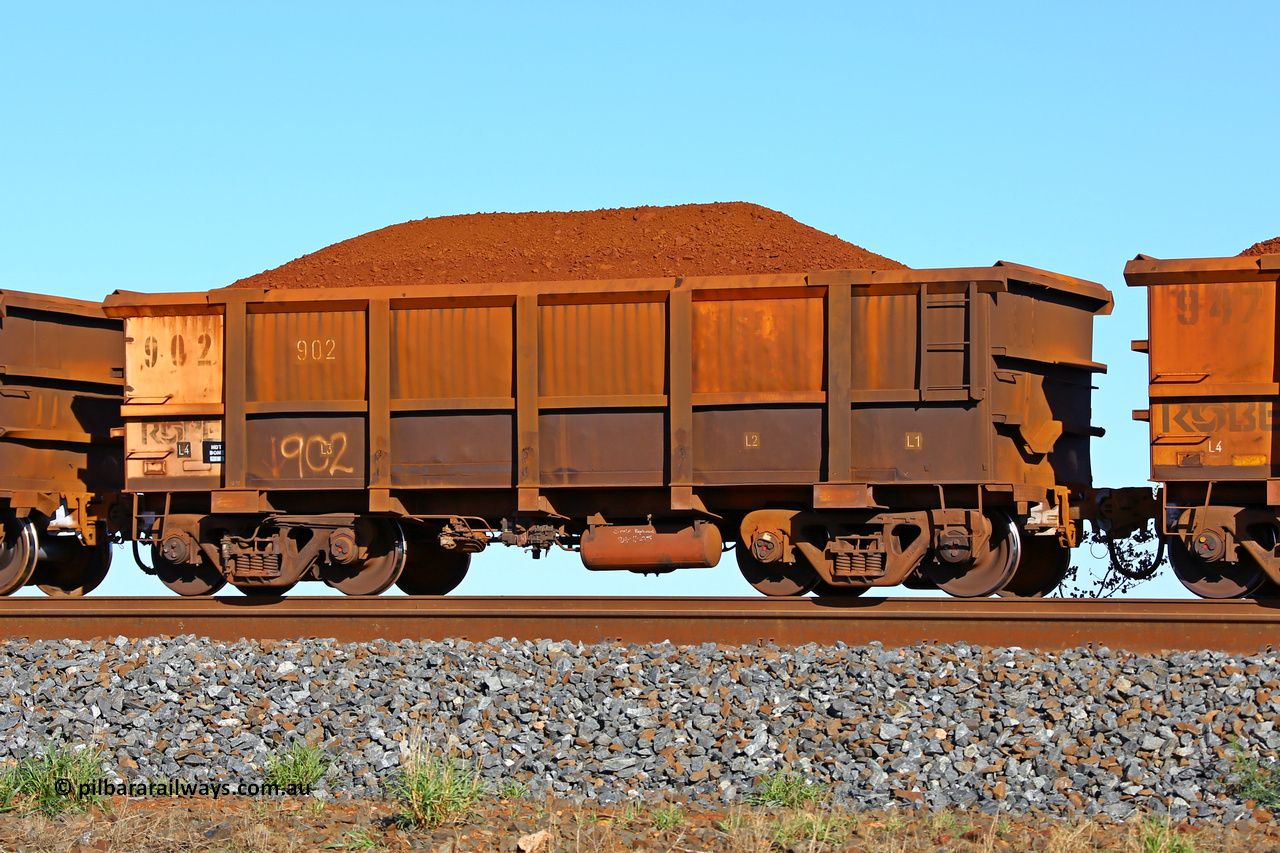 0902 180616 1680
Robe River ore waggon 902, built by Centurion Industries WA, fixed coupler non-handbrake side loaded view at the 33.7 km, Arches on the Cape Lambert line, June 16, 2018.
Keywords: 902;Centurion-Industries-WA;Robe-ore-waggon;