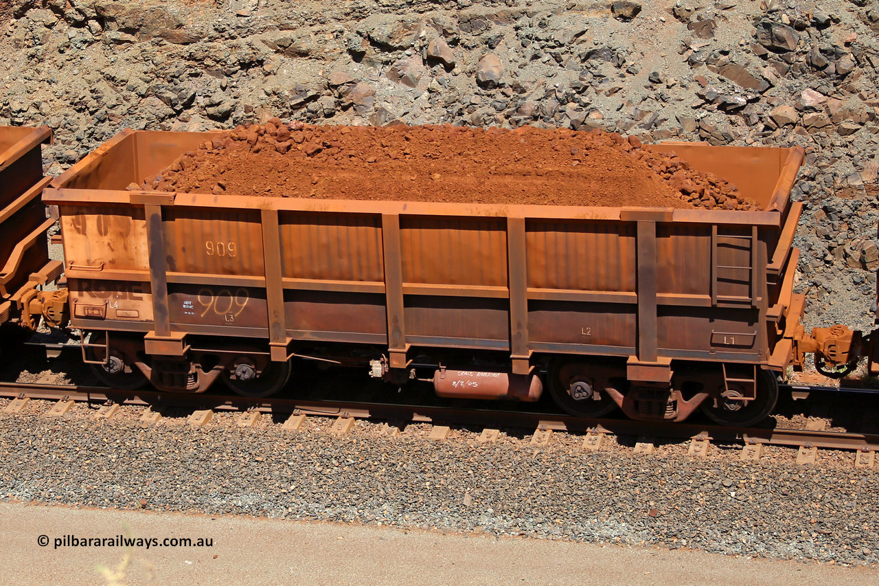 0909 160306 1640
Robe River ore waggon 909, built by Centurion Industries WA, fixed coupler non-handbrake side loaded view, at the 45 km, Harding Siding on the Cape Lambert line. March 6, 2016.
Keywords: 909;Centurion-Industries-WA;Robe-ore-waggon;