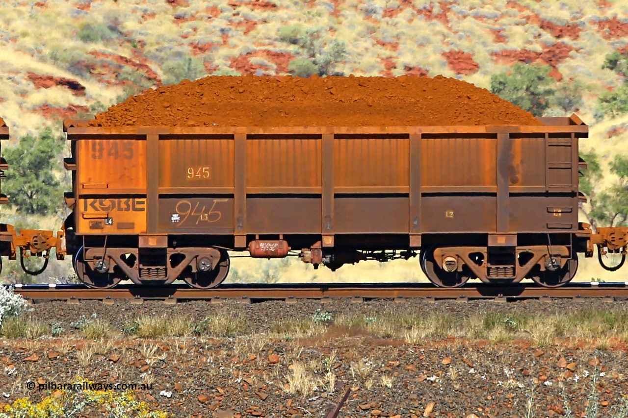 0945 170728 09920
Robe River ore waggon 945, built by Centurion Industries WA, non-handbrake side loaded view at the 72 km, Western Creek on the Deepdale line. July 28, 2017.
Keywords: 945;Centurion-Industries-WA;Robe-ore-waggon;