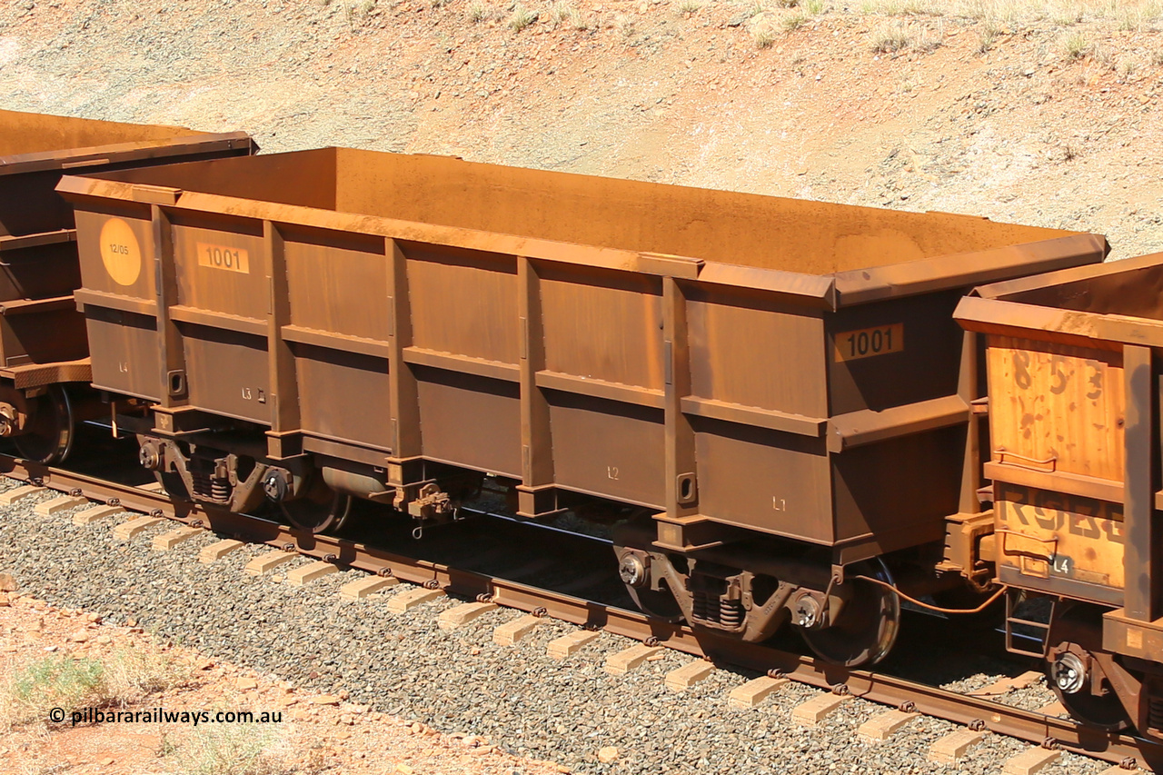 1001 160306 1316
Robe River ore waggon 1001, built by Bradken Rail Qld in December 2005, fixed coupler non-handbrake side empty view at Greenpool on the Cape Lambert line. March 6, 2016.
Keywords: 1001;Bradken-Rail-Qld;Robe-ore-waggon;