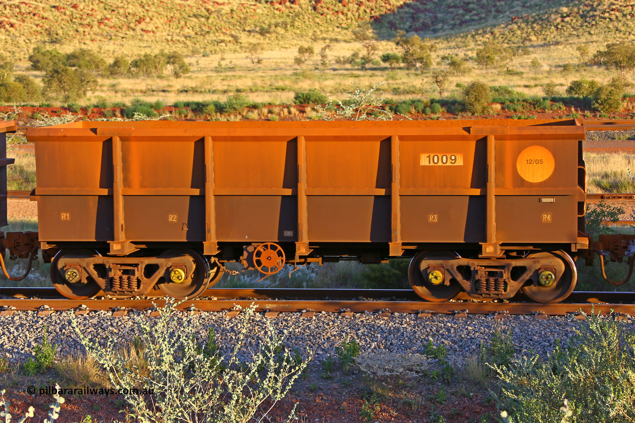 1009 170513 8778
Robe River ore waggon 1009, built by Bradken Rail Qld in December 2005, handbrake side empty view, Cape Lambert yard, May 13, 2017.
Keywords: 1009;Bradken-Rail-Qld;Robe-ore-waggon;