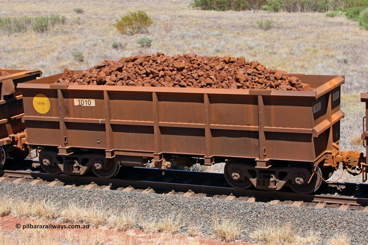 1010 081209 0158
Robe River ore waggon 1010, built by Bradken Rail Qld in December 2005, fixed coupler non-handbrake side loaded view at the 7 km location just south of Cape Lambert yard. December 9, 2008.
Keywords: 1010;Bradken-Rail-Qld;Robe-ore-waggon;