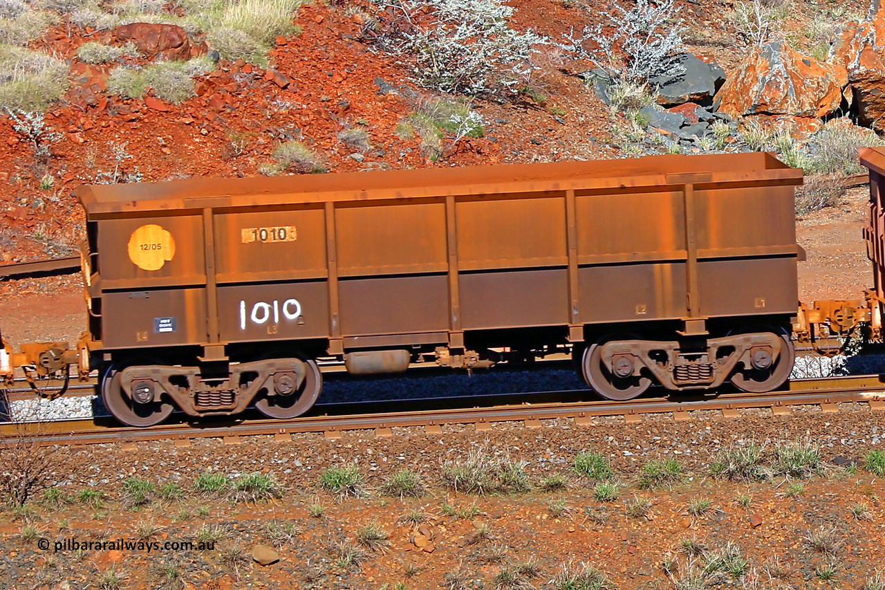 1010 180616 1732
Robe River ore waggon 1010, built by Bradken Rail Qld in December 2005, rotary coupler end non-handbrake side empty view at the 38 km, Harding on the Cape Lambert line, June 16, 2018.
Keywords: 1010;Bradken-Rail-Qld;Robe-ore-waggon;