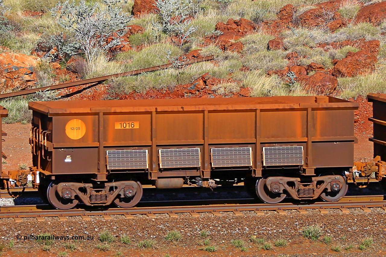 1016 180616 1697
Robe River ore waggon 1016, built by Bradken Rail Qld in December 2005, rotary coupler end non-handbrake side empty view, instrumented vehicle, at the 38 km, Harding on the Cape Lambert line, June 16, 2018.
Keywords: 1016;Bradken-Rail-Qld;Robe-ore-waggon;