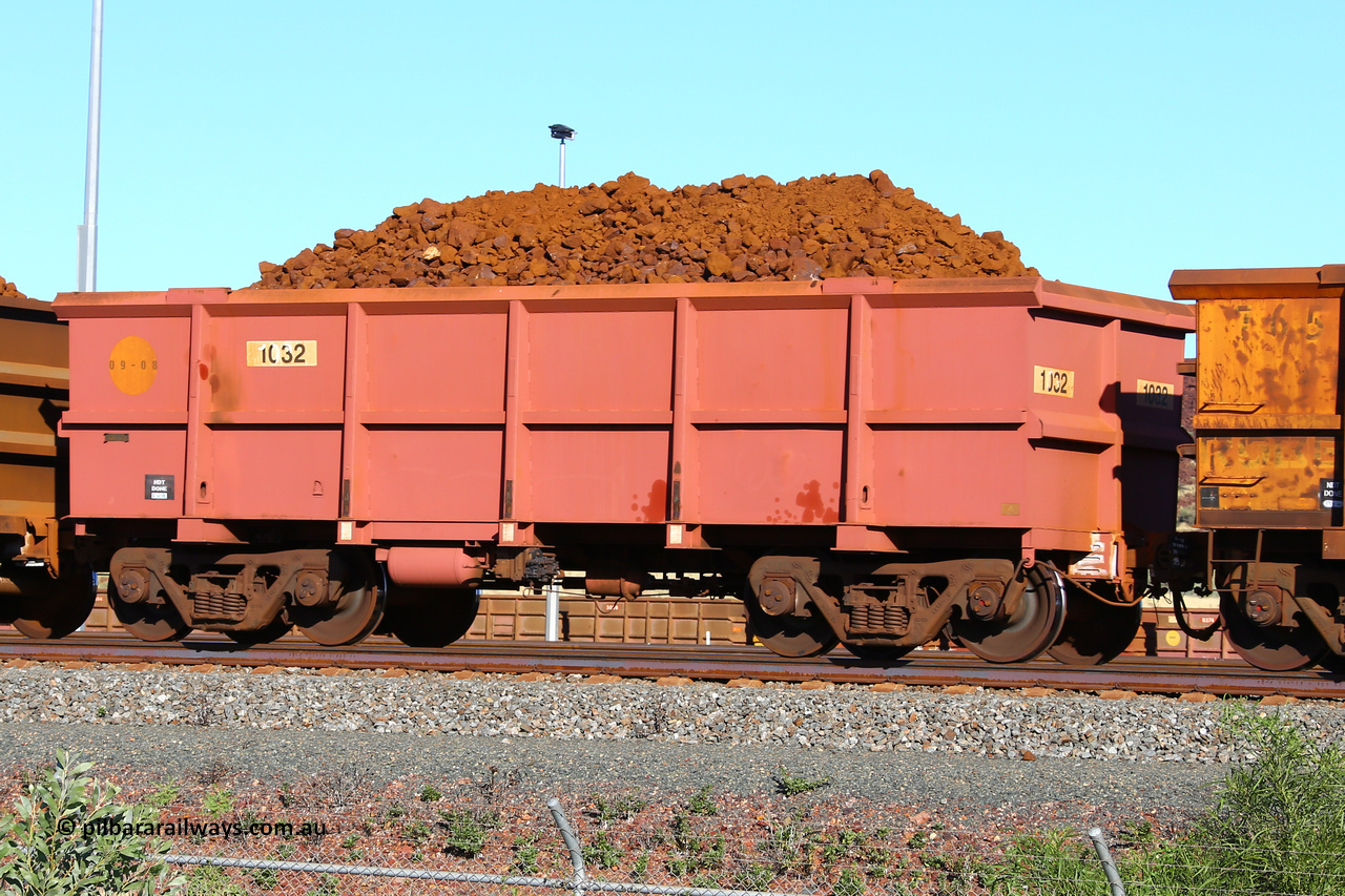 1032 210322 9387
Robe River ore waggon 1032, built by Bradken Rail Qld in September 2008, fixed coupler non-handbrake side loaded view at Cape Lambert yard, March 22, 2021.
Keywords: 1032;Bradken-Rail-Qld;Robe-ore-waggon;