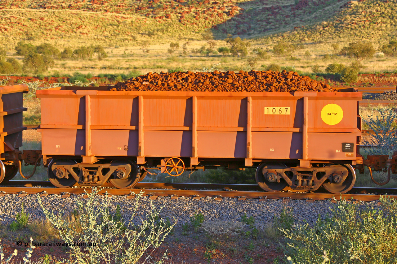 1067 170513 8729
Robe River ore waggon 1067, built by Bradken Rail Qld in April 2012, rotary coupler end handbrake side loaded view, Cape Lambert yard, May 13, 2017.
Keywords: 1067;Bradken-Rail-Qld;Robe-ore-waggon;