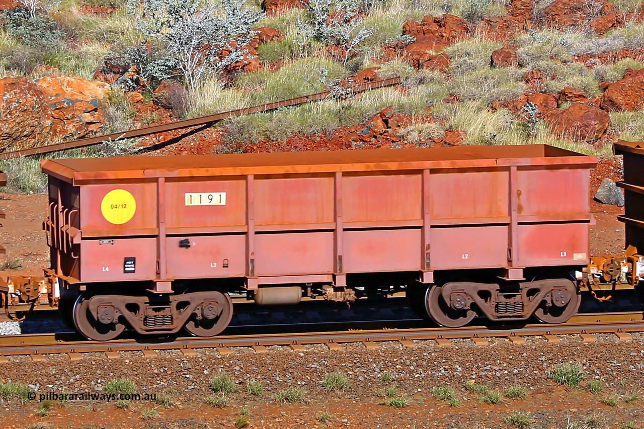 1191 180616 1702
Robe River ore waggon 1191, built by Bradken Rail Qld in April 2012, rotary coupler end non-handbrake side empty view, at the 38 km, Harding on the Cape Lambert line, June 16, 2018.
Keywords: 1191;Bradken-Rail-Qld;Robe-ore-waggon;