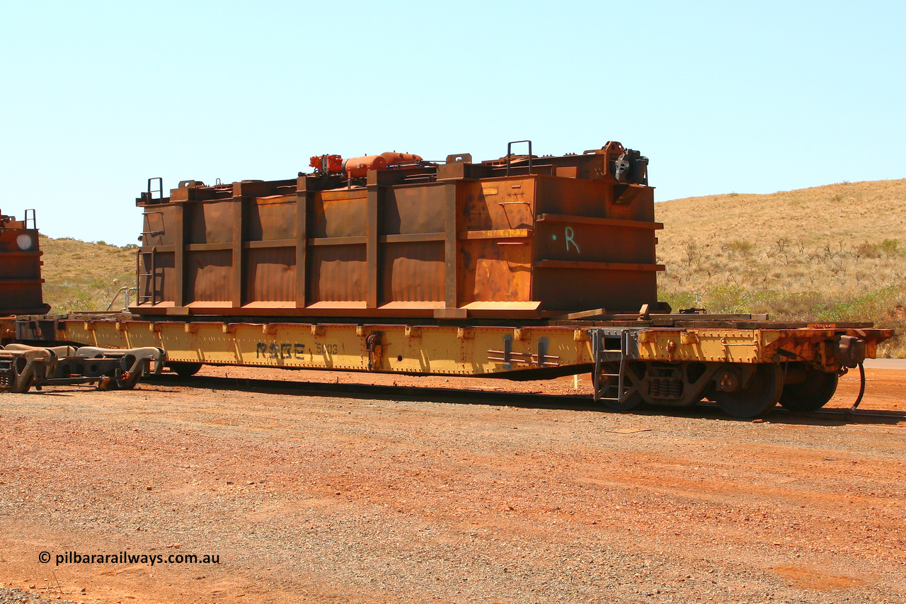5003 070909 0666
Robe River flat waggon 5003 with recovered ore waggon, 765. At the Cape Lambert shops. September 9, 2007.
Keywords: 5003;Robe-flat-waggon;