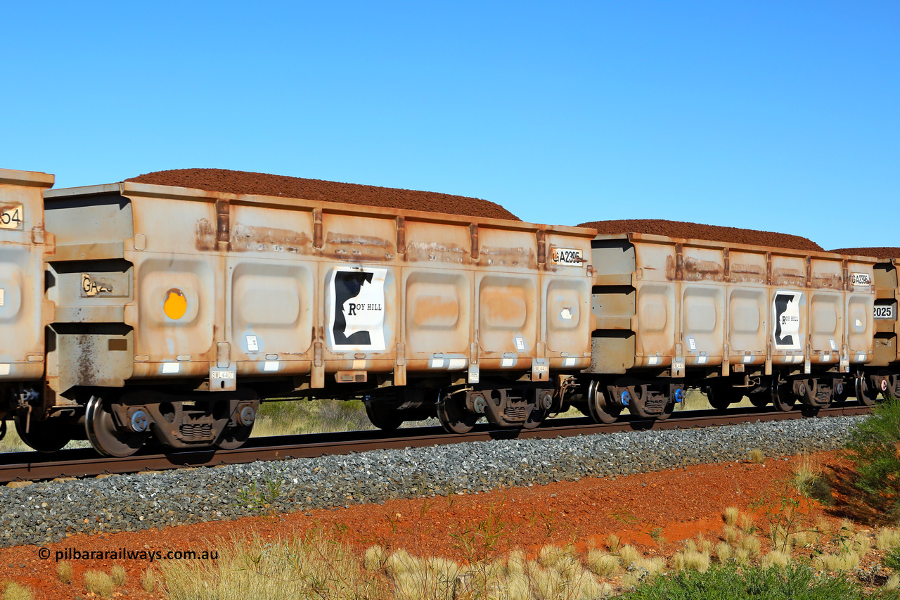 250501 0310
At the 88.448 km, just south of HPPL crossing loop on the Roy Hill line, loaded Roy Hill waggon pair GA 2395 - GA 2396, built in China by CSR Yangtze as an CCK138 model ore waggon. May 1, 2025.
Keywords: GA-type;GA2395-GA2396;CSR-Yangtze;CCK138;