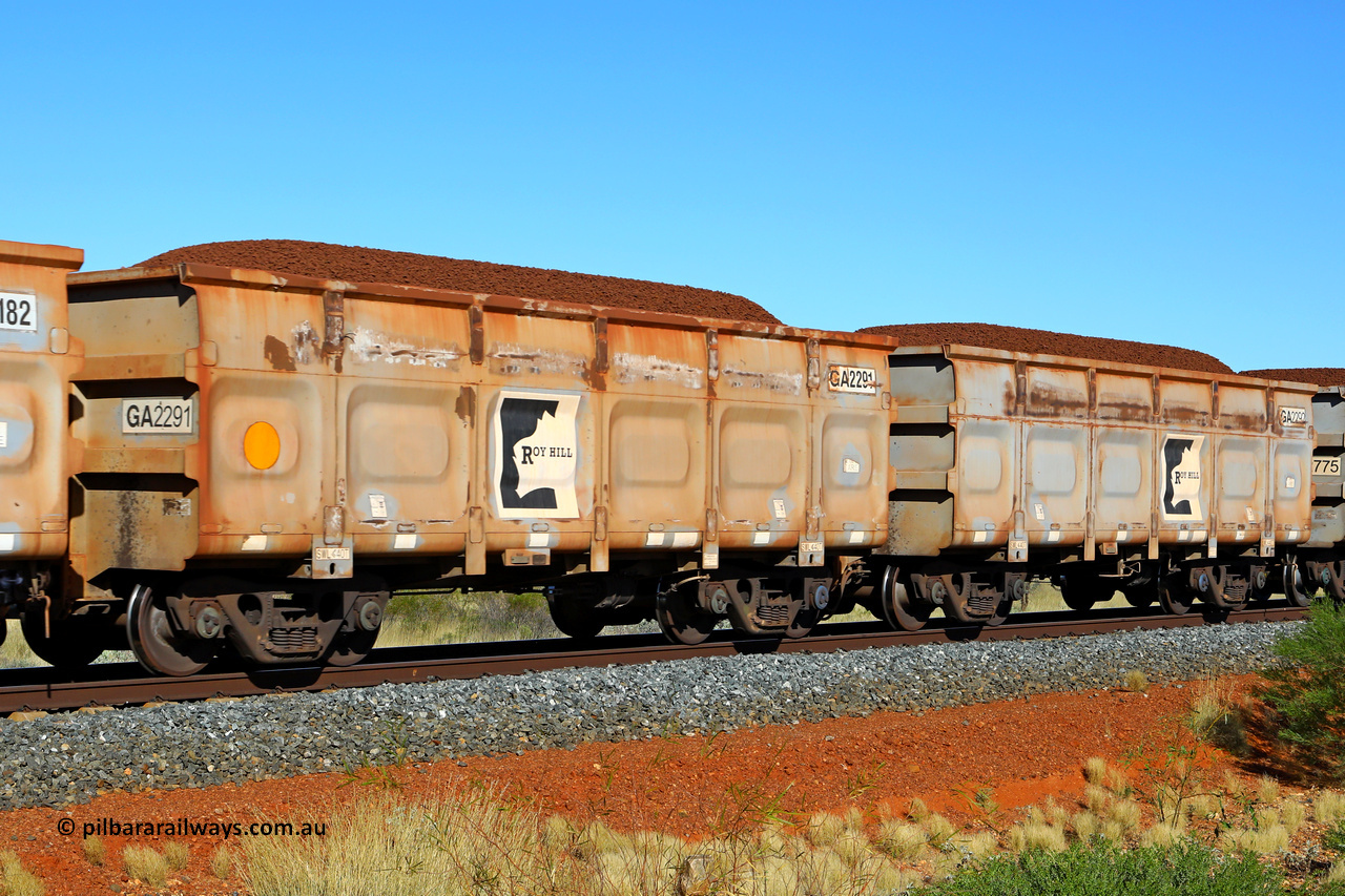250501 0315
At the 88.448 km, just south of HPPL crossing loop on the Roy Hill line, loaded Roy Hill waggon pair GA 2291 - GA 2292, built in China by CSR Yangtze as an CCK138 model ore waggon. May 1, 2025.
Keywords: GA-type;GA2291-GA2292;CSR-Yangtze;CCK138;