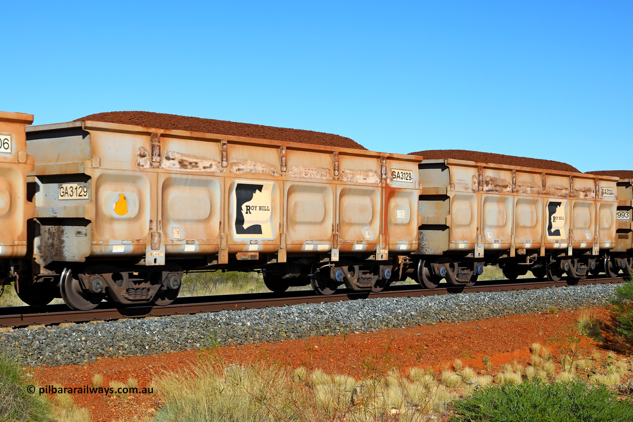 250501 0320
At the 88.448 km, just south of HPPL crossing loop on the Roy Hill line, loaded Roy Hill waggon pair GA 3129 - GA 3130, built in China by CSR Yangtze as an CCK138 model ore waggon. May 1, 2025.
Keywords: GA-type;GA3129-GA3130;CSR-Yangtze;CCK138;