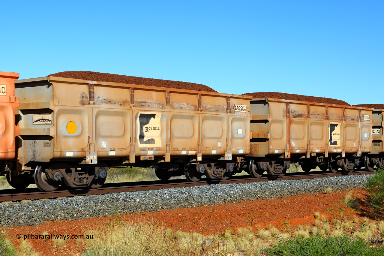 250501 0329
At the 88.448 km, just south of HPPL crossing loop on the Roy Hill line, loaded Roy Hill waggon pair GA 2207 - GA 2208, built in China by CSR Yangtze as an CCK138 model ore waggon. May 1, 2025.
Keywords: GA-type;GA2207-GA2208;CSR-Yangtze;CCK138;