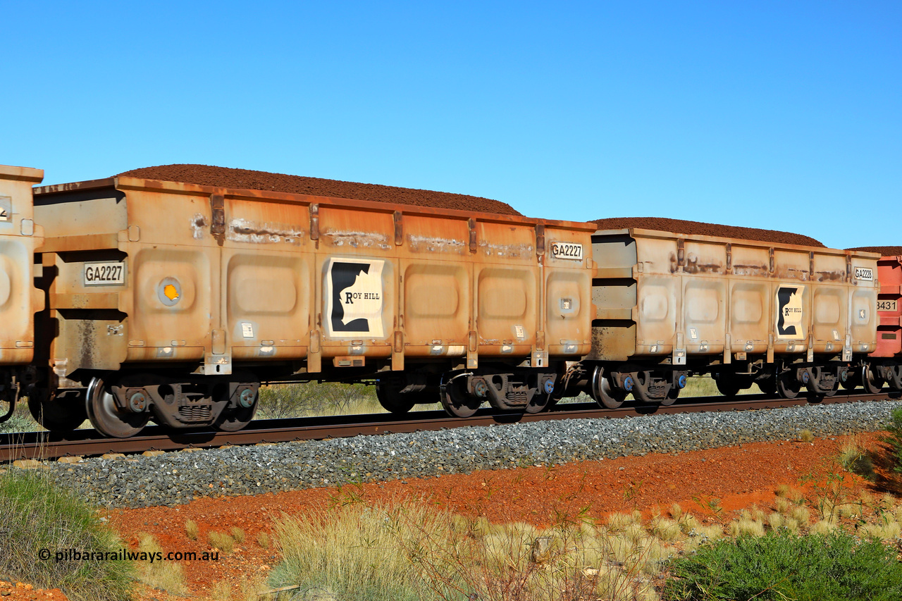 250501 0340
At the 88.448 km, just south of HPPL crossing loop on the Roy Hill line, loaded Roy Hill waggon pair GA 2227 - GA 2228, built in China by CSR Yangtze as an CCK138 model ore waggon. May 1, 2025.
Keywords: GA-type;GA2227-GA2228;CSR-Yangtze;CCK138;