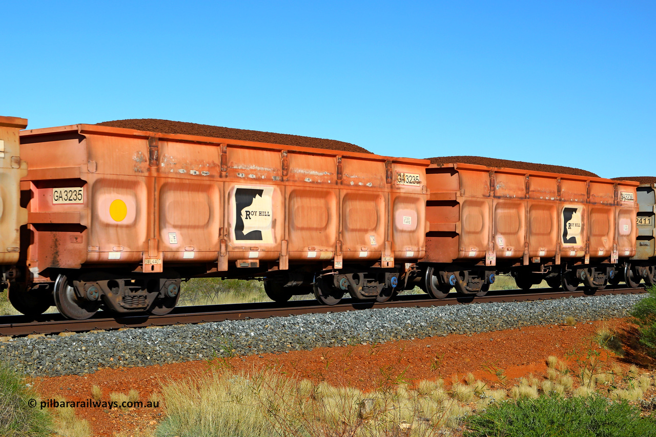 250501 0350
At the 88.448 km, just south of HPPL crossing loop on the Roy Hill line, loaded Roy Hill waggon pair GA 3235 - GA 3236, built in China by CRRC Yangtze as an CCK138 model ore waggon in Breast Cancer Awareness pink livery. May 1, 2025.
Keywords: GA-type;GA3235-GA3236;CRRC-Yangtze;CCK138;