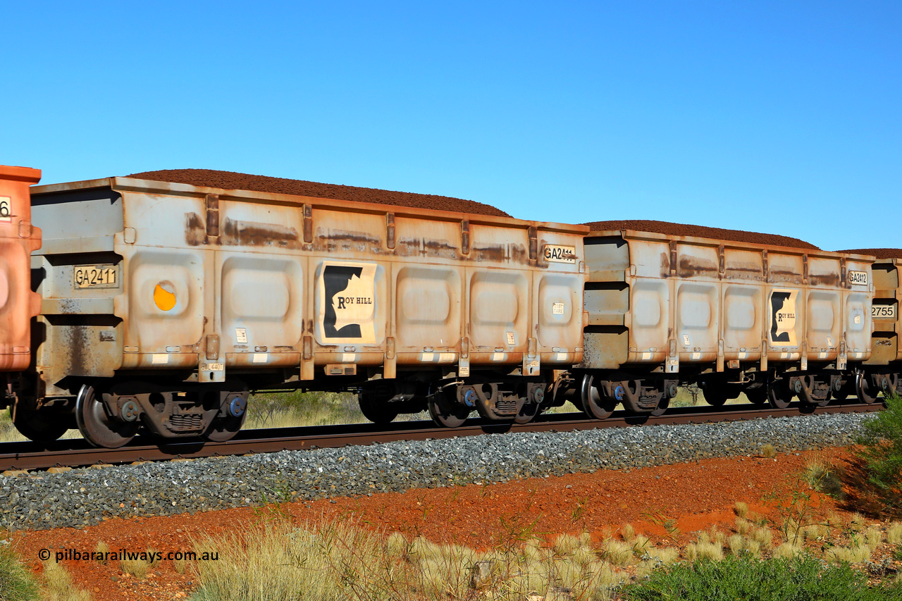 250501 0351
At the 88.448 km, just south of HPPL crossing loop on the Roy Hill line, loaded Roy Hill waggon pair GA 2411 - GA 2412, built in China by CSR Yangtze as an CCK138 model ore waggon. May 1, 2025.
Keywords: GA-type;GA2411-GA2412;CSR-Yangtze;CCK138;