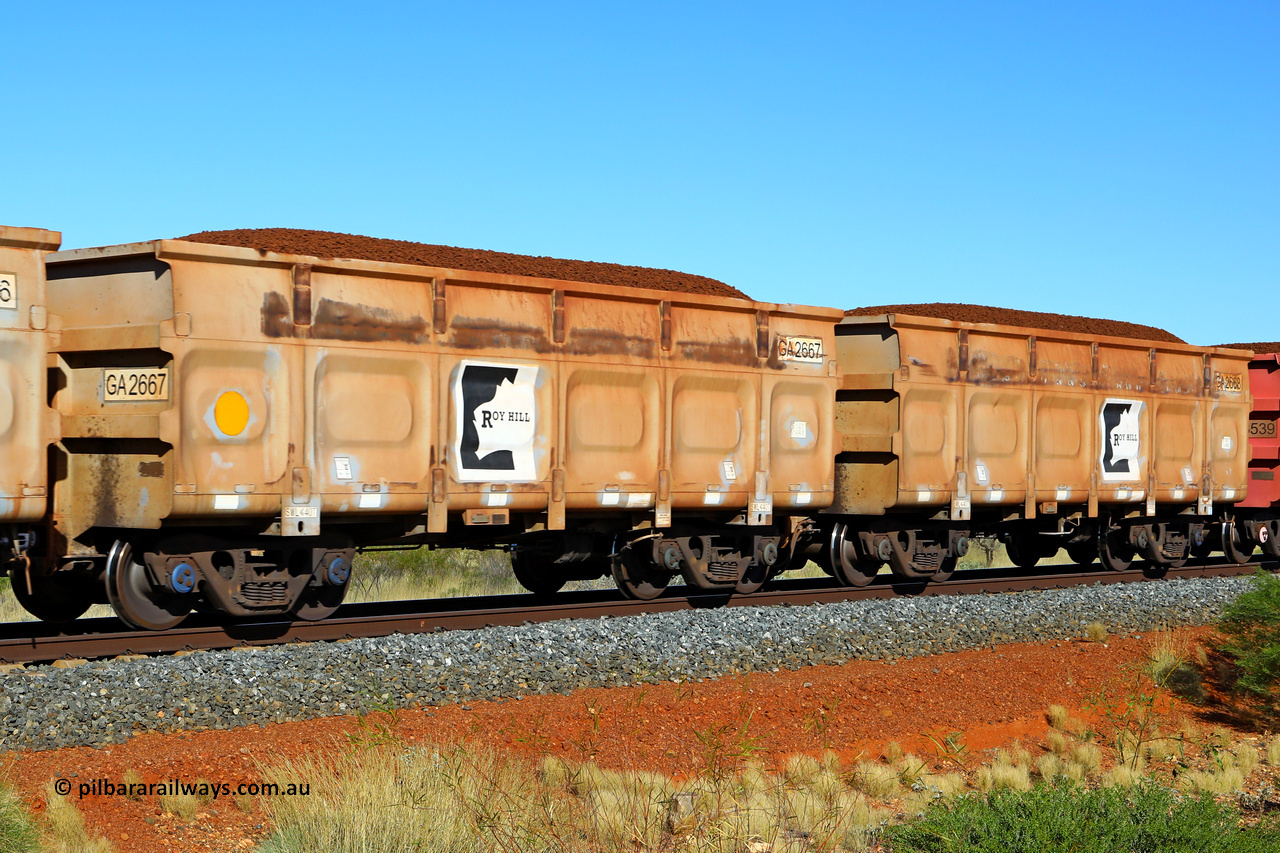 250501 0373
At the 88.448 km, just south of HPPL crossing loop on the Roy Hill line, loaded Roy Hill waggon pair GA 2667 - GA 2668, built in China by CSR Yangtze as an CCK138 model ore waggon. May 1, 2025.
Keywords: GA-type;GA2667-GA2668;CSR-Yangtze;CCK138;