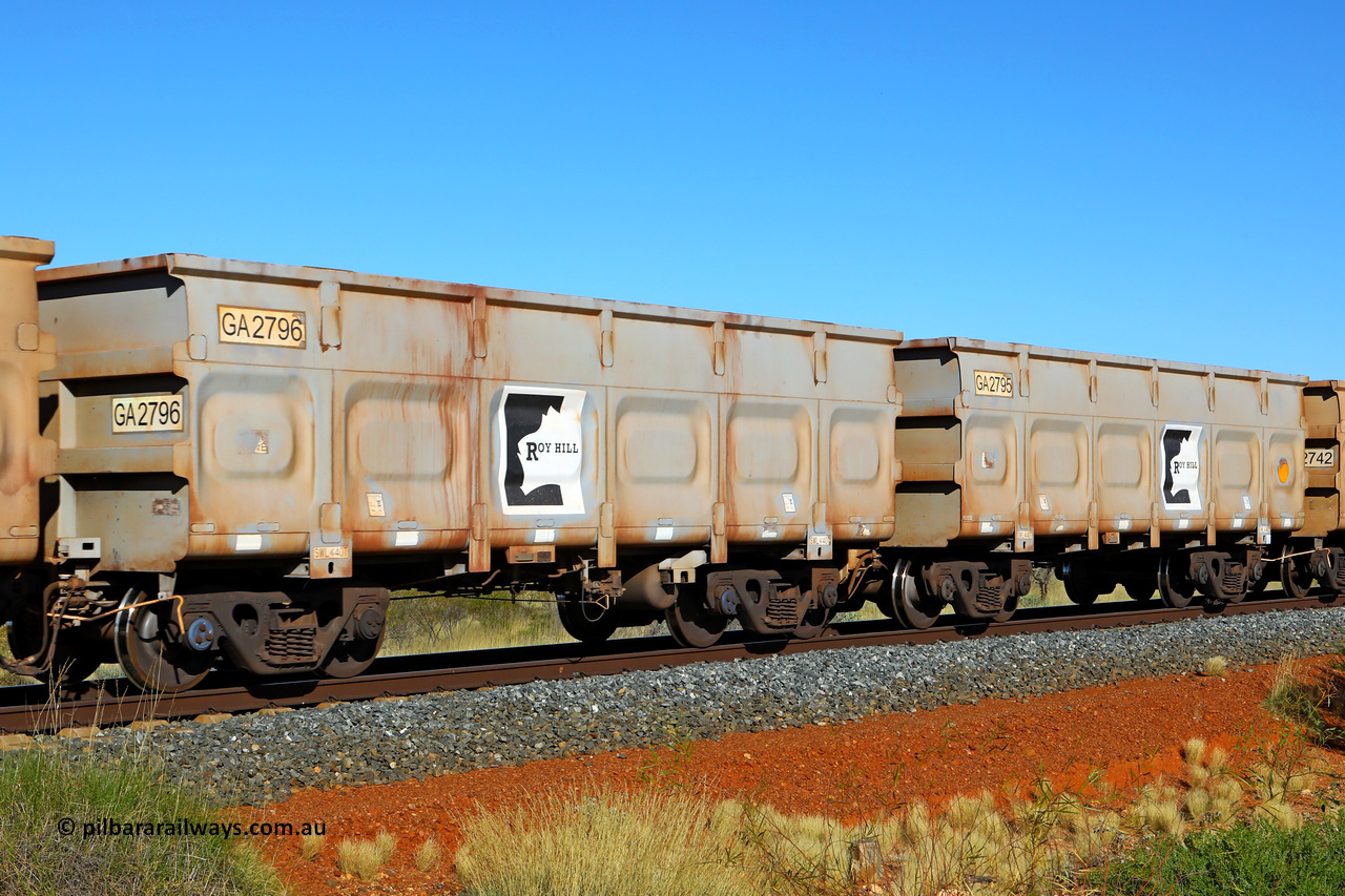250501 0439
At the 88.448 km, just south of HPPL crossing loop on the Roy Hill line, empty Roy Hill waggon pair GA 2795 - GA 2796, built in China by CSR Yangtze as an CCK138 model ore waggon. May 1, 2025.
Keywords: GA-type;GA2795-GA2796;CSR-Yangtze;CCK138;