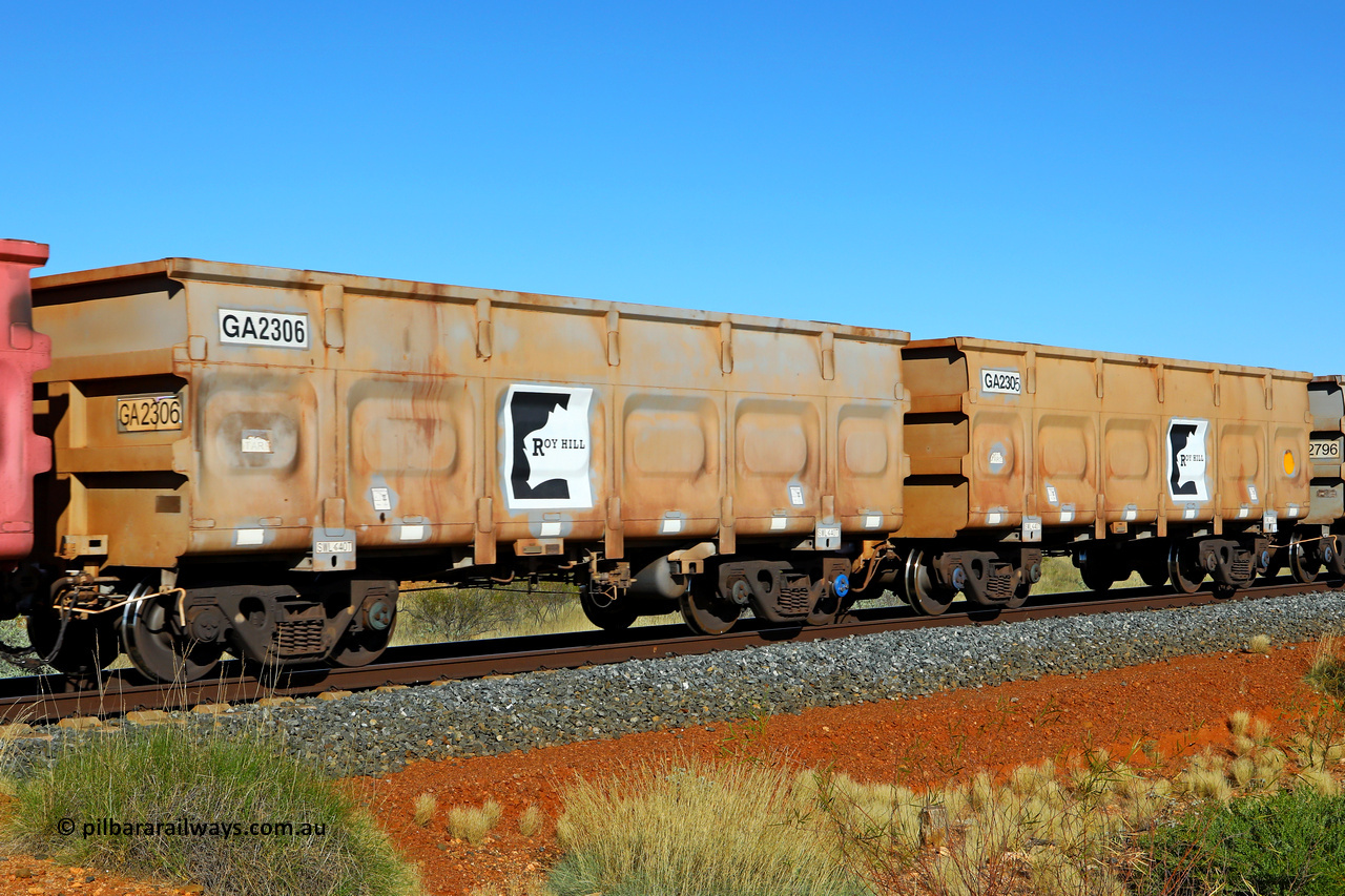 250501 0440
At the 88.448 km, just south of HPPL crossing loop on the Roy Hill line, empty Roy Hill waggon pair GA 2305 - GA 2306, built in China by CSR Yangtze as an CCK138 model ore waggon. May 1, 2025.
Keywords: GA-type;GA2305-GA2306;CSR-Yangtze;CCK138;