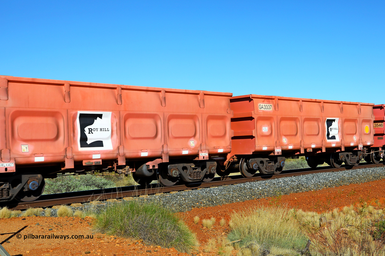 250501 0442
At the 88.448 km, just south of HPPL crossing loop on the Roy Hill line, empty Roy Hill waggon pair GA 3337 - GA 3338, built in China by CRRC Yangtze as an CCK138 model ore waggon in Breast Cancer Awareness pink livery. May 1, 2025.
Keywords: GA-type;GA3337-GA3338;CRRC-Yangtze;CCK138;