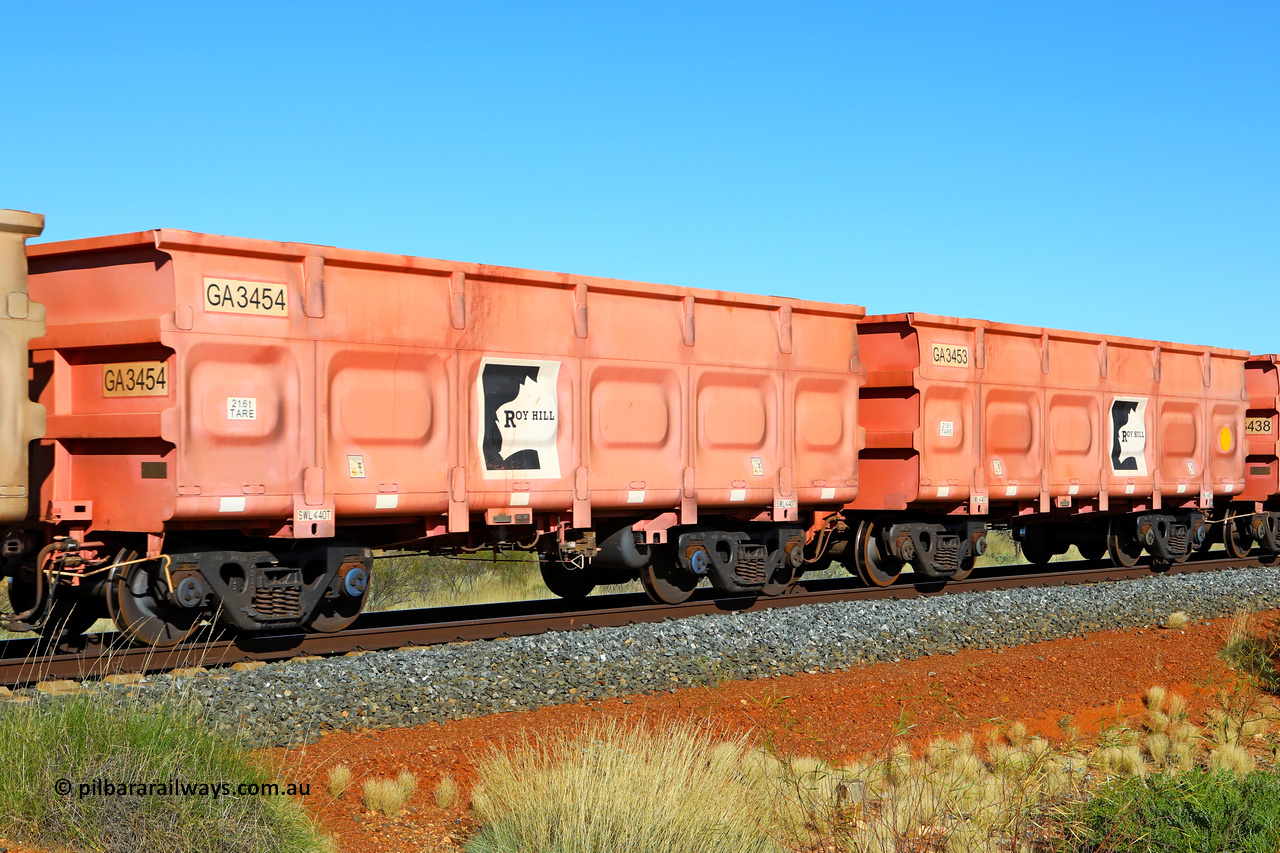 250501 0471
At the 88.448 km, just south of HPPL crossing loop on the Roy Hill line, empty Roy Hill waggon pair GA 3453 - GA 3454, built in China by CRRC Yangtze as an CCK138 model ore waggon in Breast Cancer Awareness pink livery. May 1, 2025.
Keywords: GA-type;GA3453-GA3454;CRRC-Yangtze;CCK138;