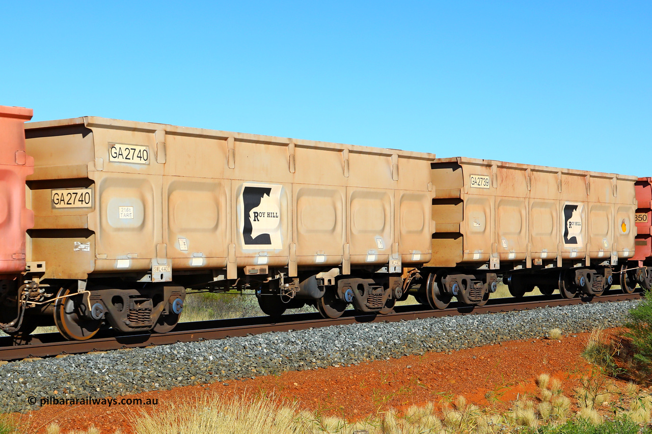 250501 0483
At the 88.448 km, just south of HPPL crossing loop on the Roy Hill line, empty Roy Hill waggon pair GA 2739 - GA 2740, built in China by CSR Yangtze as an CCK138 model ore waggon. May 1, 2025.
Keywords: GA-type;GA2739-GA2740;CSR-Yangtze;CCK138