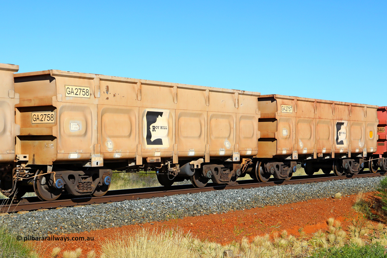 250501 0486
At the 88.448 km, just south of HPPL crossing loop on the Roy Hill line, empty Roy Hill waggon pair GA 2757 - GA 2558, built in China by CSR Yangtze as an CCK138 model ore waggon. May 1, 2025.
Keywords: GA-type;GA2757-GA2558;CSR-Yangtze;CCK138