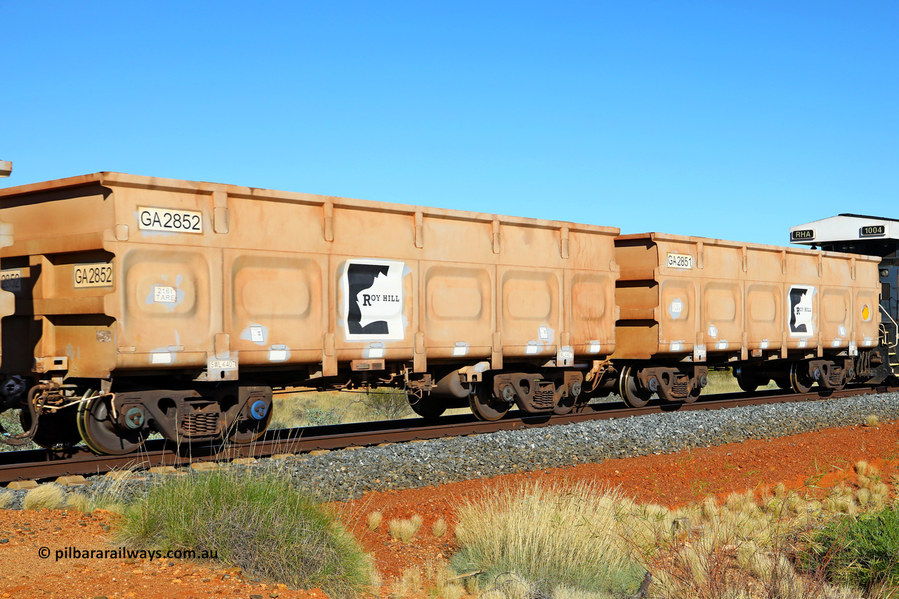 250501 0494
At the 88.448 km, just south of HPPL crossing loop on the Roy Hill line, empty Roy Hill waggon pair GA 2851 - GA 2852, built in China by CSR Yangtze as an CCK138 model ore waggon. May 1, 2025.
Keywords: GA-type;GA2851-GA2852;CSR-Yangtze;CCK138;