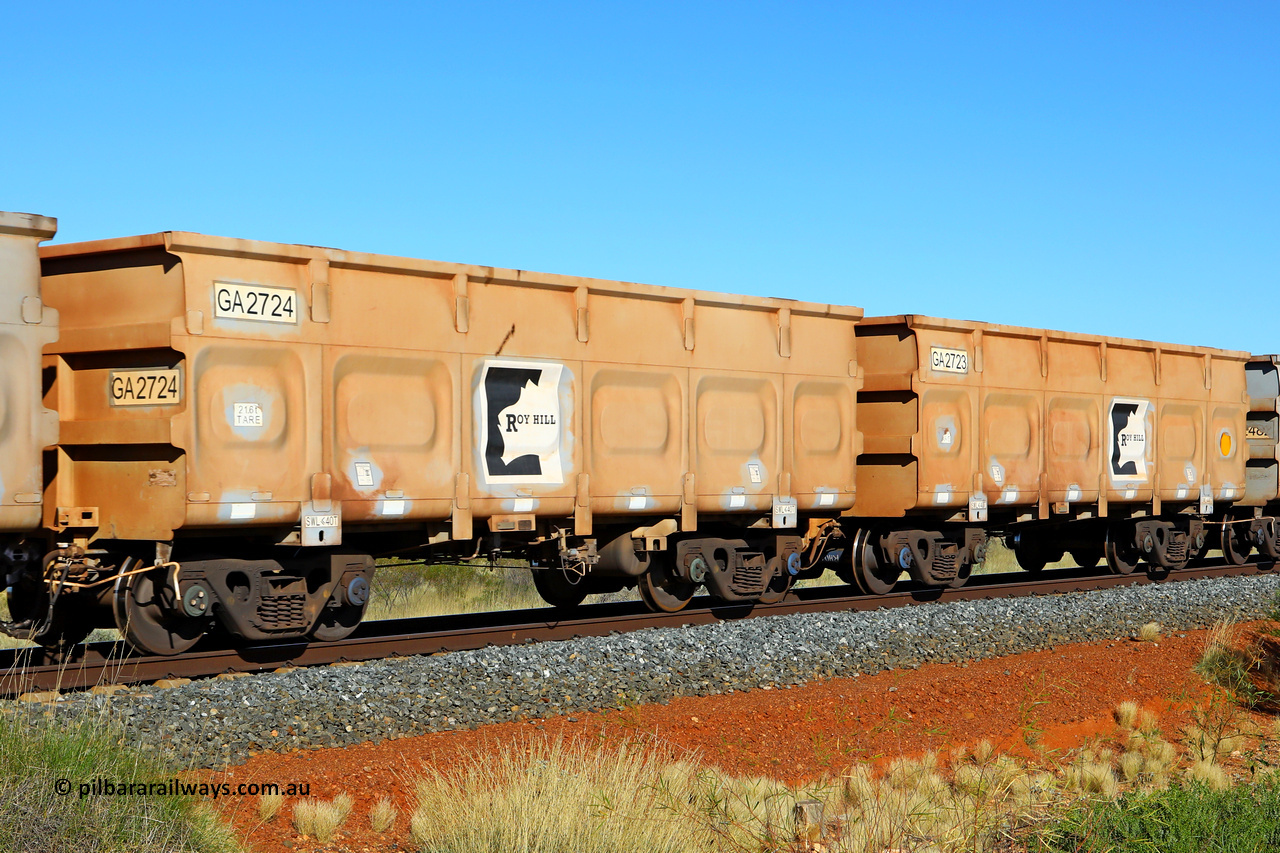 250501 0496
At the 88.448 km, just south of HPPL crossing loop on the Roy Hill line, empty Roy Hill waggon pair GA 2723 - GA 2724, built in China by CSR Yangtze as an CCK138 model ore waggon. May 1, 2025.
Keywords: GA-type;GA2723-GA2724;CSR-Yangtze;CCK138;