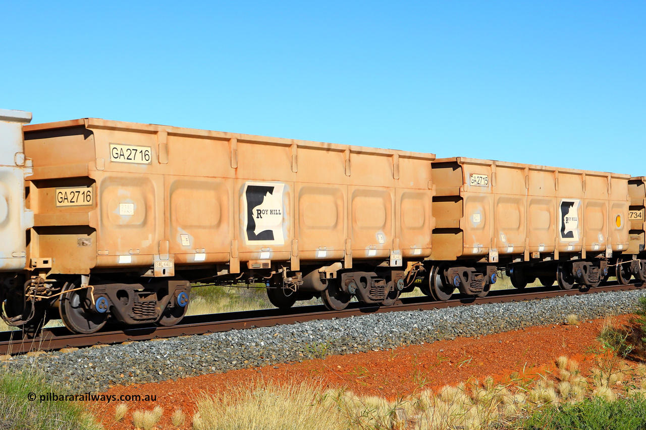 250501 0521
At the 88.448 km, just south of HPPL crossing loop on the Roy Hill line, empty Roy Hill waggon pair GA 2715 - GA 2716, built in China by CSR Yangtze as an CCK138 model ore waggon. May 1, 2025.
Keywords: GA-type;GA2715-GA2716;CSR-Yangtze;CCK138;
