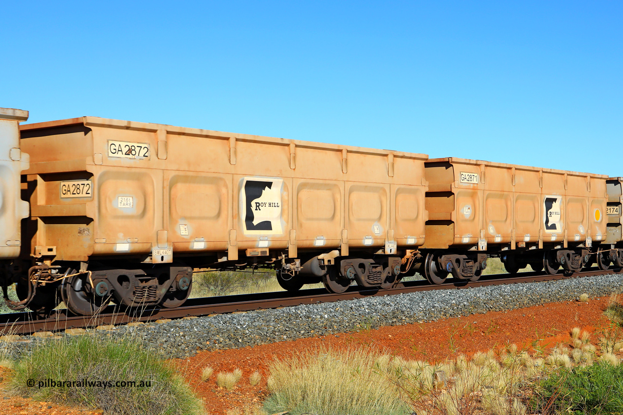 250501 0529
At the 88.448 km, just south of HPPL crossing loop on the Roy Hill line, empty Roy Hill waggon pair GA 2871 - GA 2872, built in China by CSR Yangtze as an CCK138 model ore waggon. May 1, 2025.
Keywords: GA-type;GA2871-GA2872;CSR-Yangtze;CCK138;