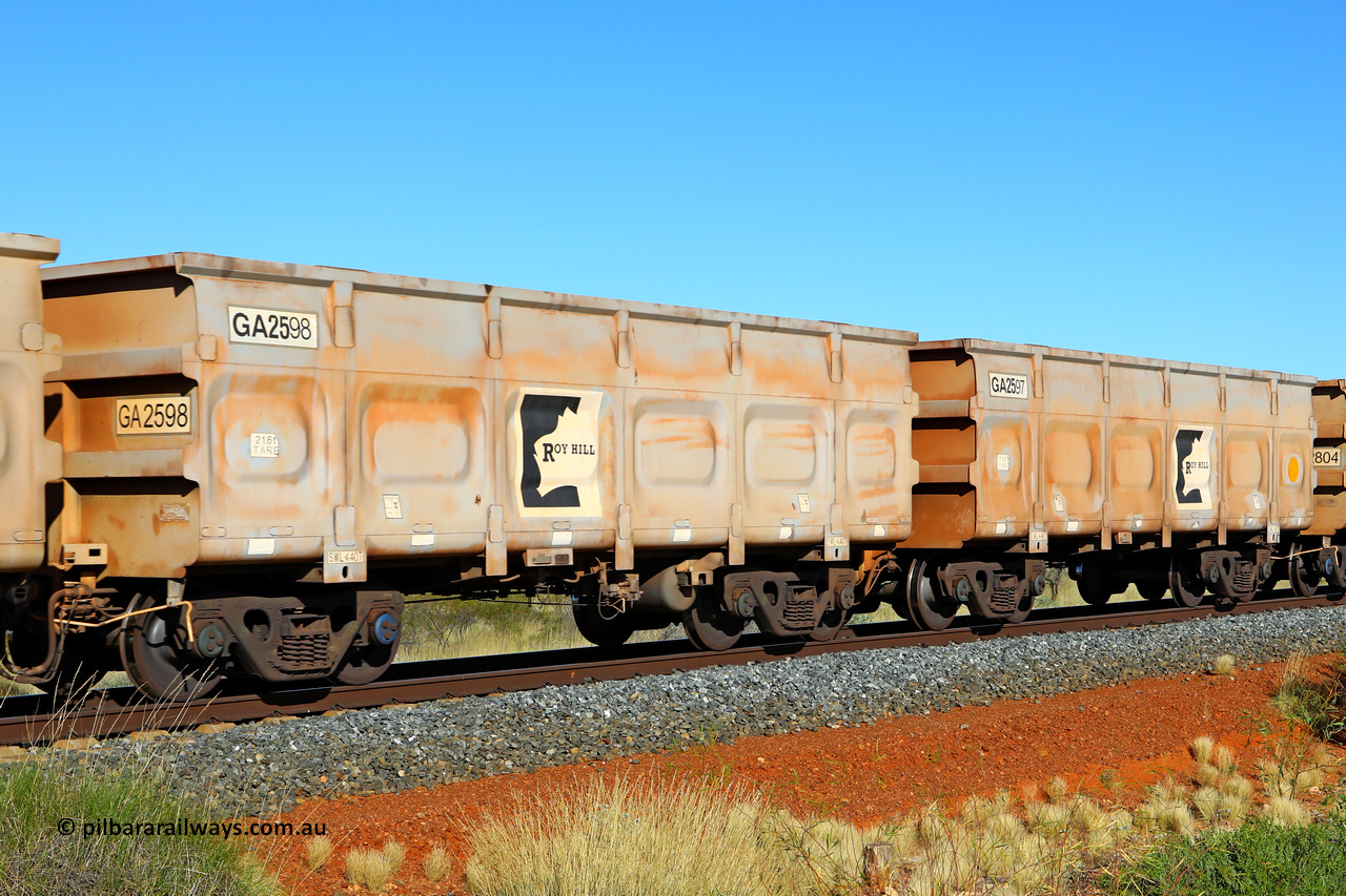 250501 0543
At the 88.448 km, just south of HPPL crossing loop on the Roy Hill line, empty Roy Hill waggon pair GA 2597 - GA 2598, built in China by CSR Yangtze as an CCK138 model ore waggon. May 1, 2025.
Keywords: GA-type;GA2597-GA2598;CSR-Yangtze;CCK138