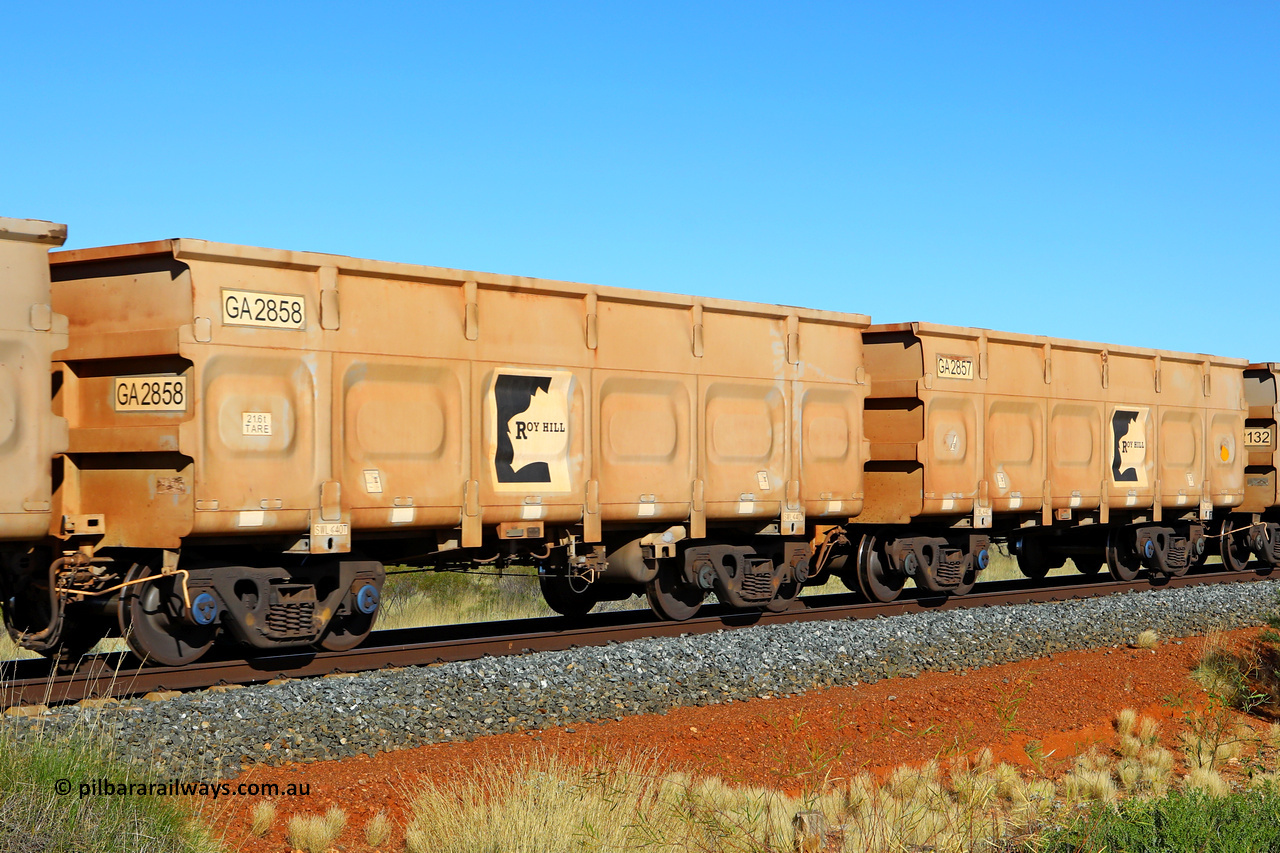 250501 0547
At the 88.448 km, just south of HPPL crossing loop on the Roy Hill line, empty Roy Hill waggon pair GA 2857 - GA 2858, built in China by CSR Yangtze as an CCK138 model ore waggon. May 1, 2025.
Keywords: GA-type;GA2857-GA2858;CSR-Yangtze;CCK138