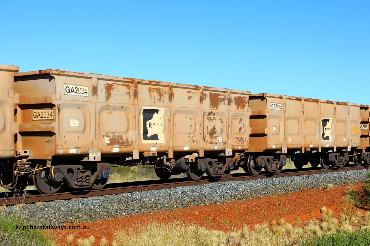 250501 0548
At the 88.448 km, just south of HPPL crossing loop on the Roy Hill line, empty Roy Hill waggon pair GA 2033 - GA 2034, built in China by CSR Yangtze as an CCK138 model ore waggon. May 1, 2025.
Keywords: GA-type;GA2033-GA2034;CSR-Yangtze;CCK138