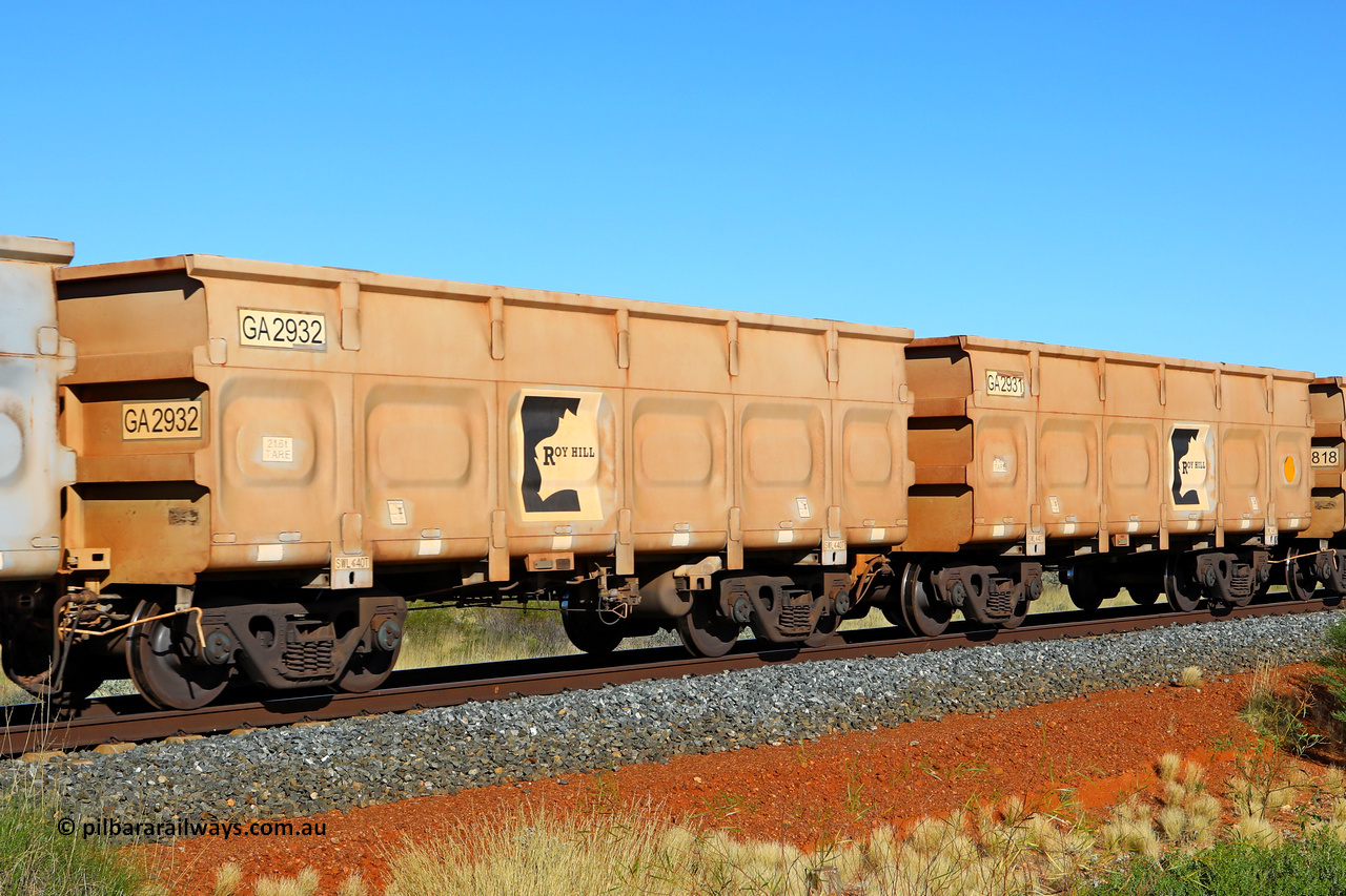 250501 0554
At the 88.448 km, just south of HPPL crossing loop on the Roy Hill line, empty Roy Hill waggon pair GA 2931 - GA 2932, built in China by CSR Yangtze as an CCK138 model ore waggon. May 1, 2025.
Keywords: GA-type;GA2931-GA2932;CSR-Yangtze;CCK138