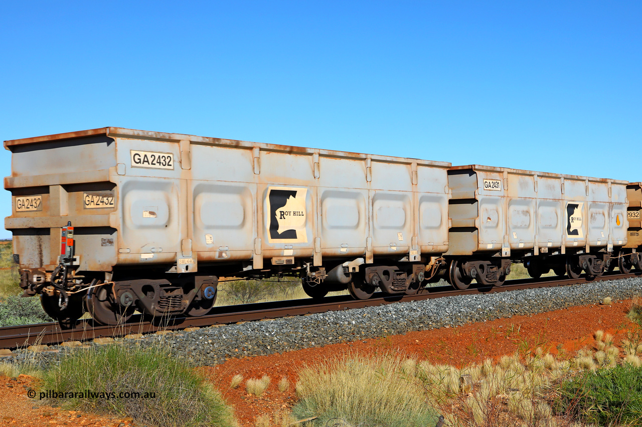 250501 0555
At the 88.448 km, just south of HPPL crossing loop on the Roy Hill line, empty Roy Hill waggon pair GA 2431 - GA 2432, built in China by CSR Yangtze as an CCK138 model ore waggon. May 1, 2025.
Keywords: GA-type;GA2431-GA2432;CSR-Yangtze;CCK138