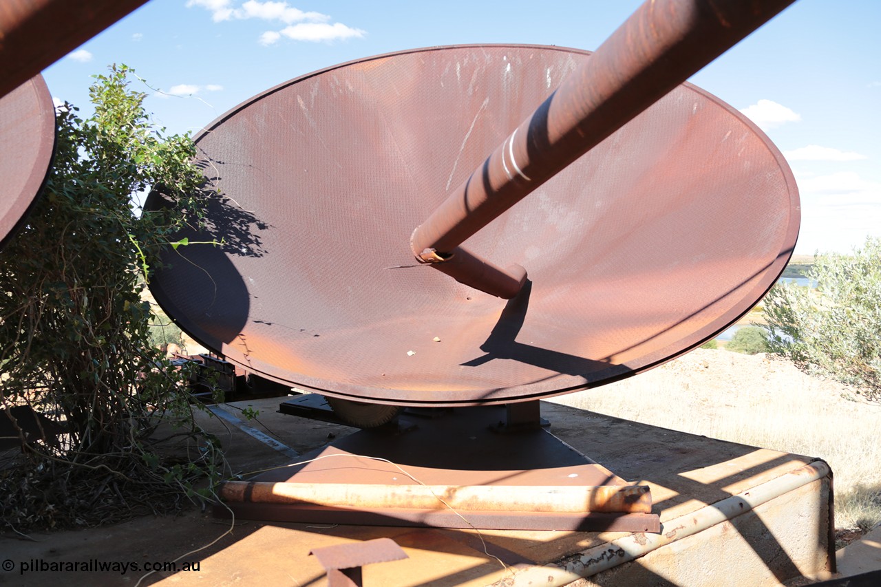 140517-4371
Marble Bar, Prospector Creek, tin mine, near Fishers Cairn the area was a Tailings Lease #10 (87H) - FISHERS CAIRN held by Moolyella Tin Pty. Ltd in the 1960s, then a machinery lease in the 1970s. Remains of a dry tin concentrate plant. [url=https://goo.gl/maps/56rBXcyAjor]Location Here[/url].
