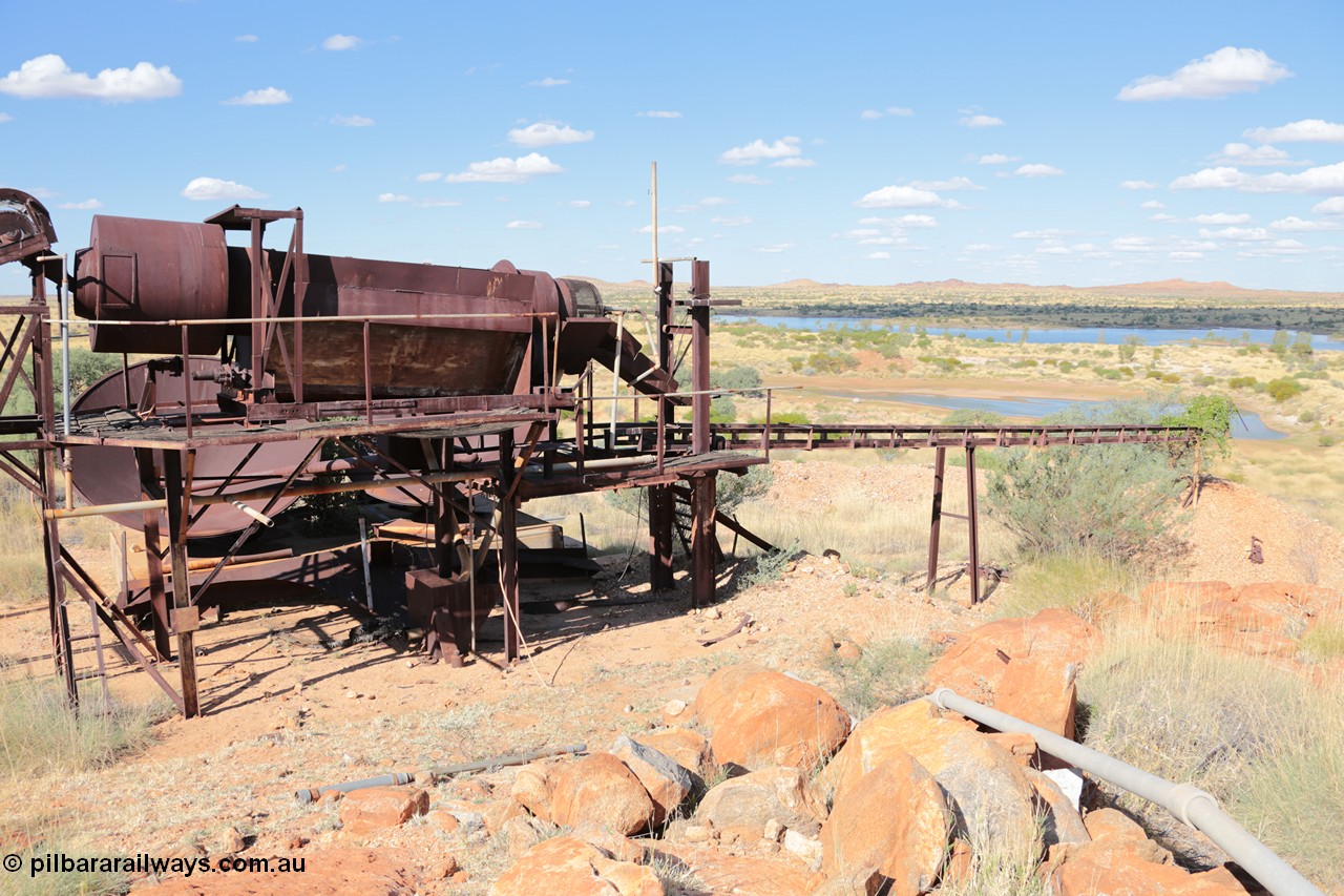 140517-4374
Marble Bar, Prospector Creek, tin mine, near Fishers Cairn the area was a Tailings Lease #10 (87H) - FISHERS CAIRN held by Moolyella Tin Pty. Ltd in the 1960s, then a machinery lease in the 1970s. Remains of a dry tin concentrate plant. [url=https://goo.gl/maps/56rBXcyAjor]Location Here[/url].
