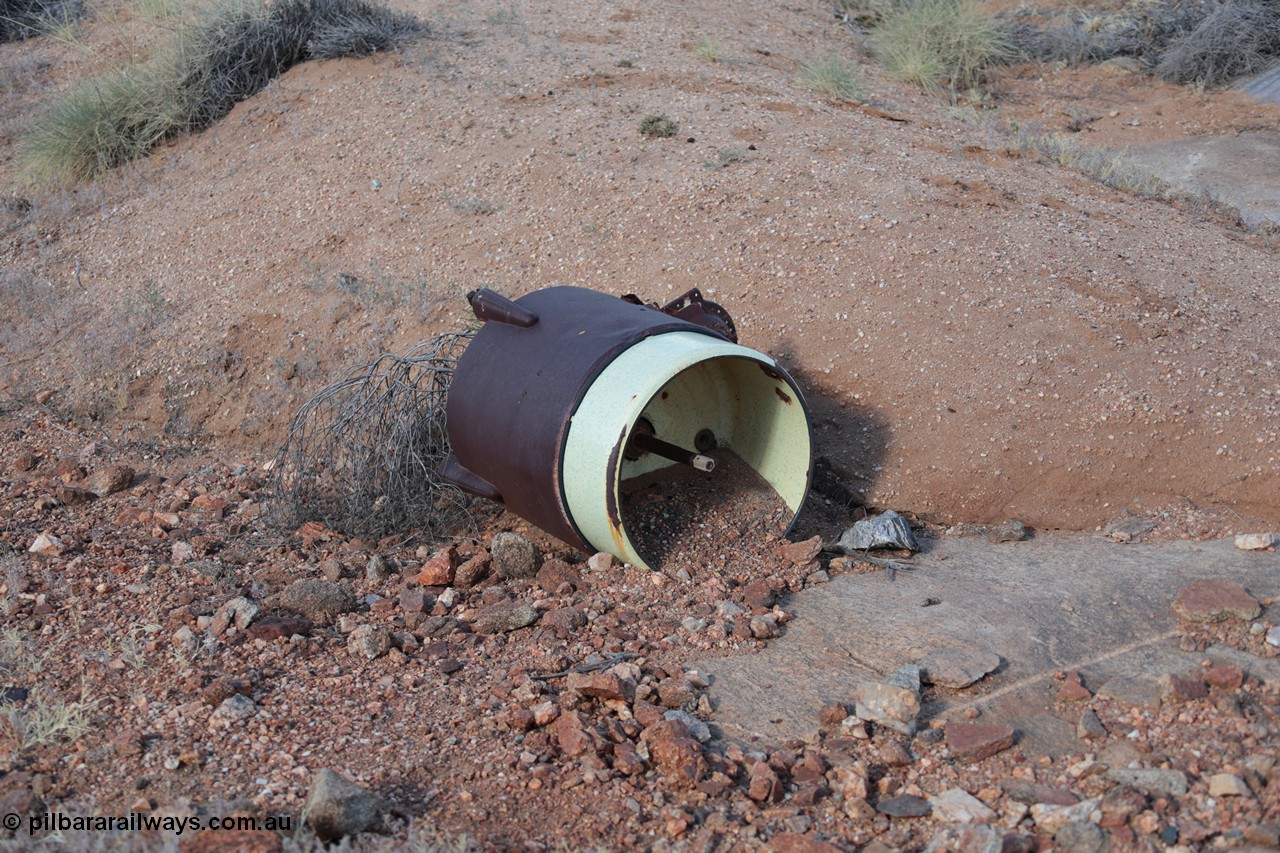 140517-4381
Marble Bar, Prospector Creek, tin mine, near Fishers Cairn the area was a Tailings Lease #10 (87H) - FISHERS CAIRN held by Moolyella Tin Pty. Ltd in the 1960s, then a machinery lease in the 1970s. Remains of a dry tin concentrate plant. [url=https://goo.gl/maps/56rBXcyAjor]Location Here[/url].
