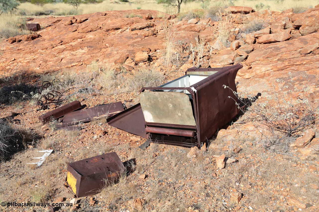140517-4388
Marble Bar, Prospector Creek, tin mine, near Fishers Cairn the area was a Tailings Lease #10 (87H) - FISHERS CAIRN held by Moolyella Tin Pty. Ltd in the 1960s, then a machinery lease in the 1970s. Remains of a dry tin concentrate plant. [url=https://goo.gl/maps/56rBXcyAjor]Location Here[/url].
