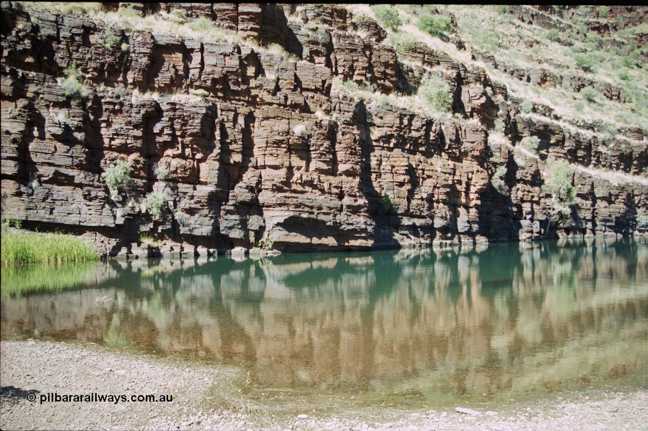 204-16
Wittenoom Gorge Mine area, pool located near mine site.
