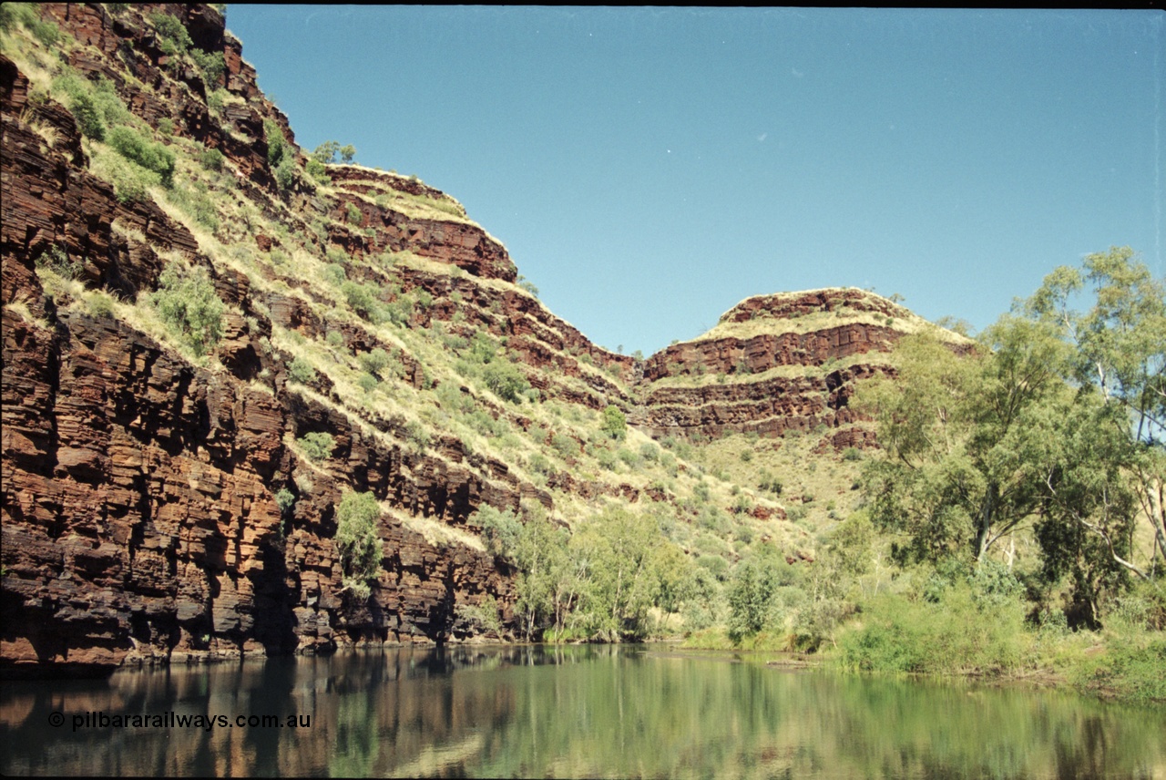 204-20
Wittenoom Gorge Mine area, pool located near mine site.
