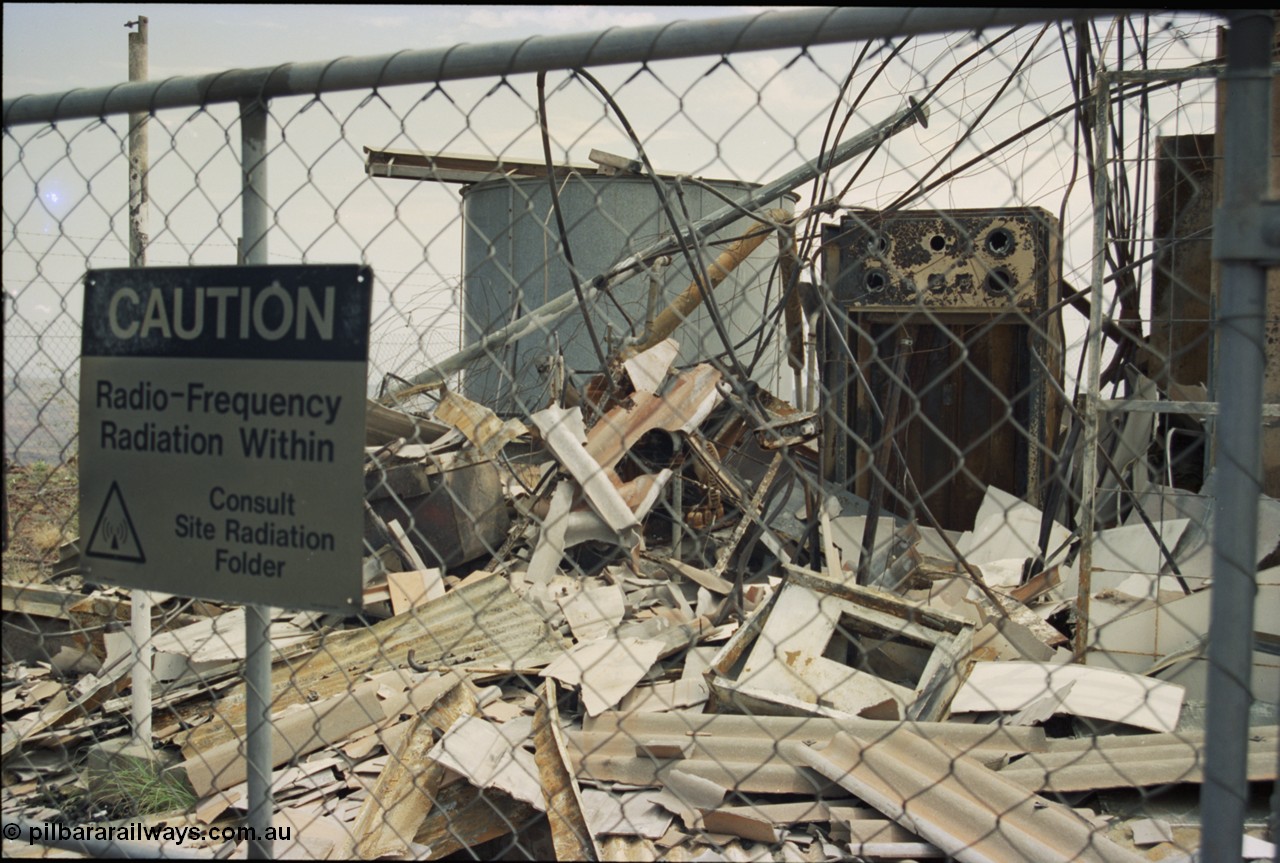 205-23
Drillers Ridge, Wittenoom, the DME (Distance Measuring Equipment) tower (located at 957 metres) was a navigation aid for the Department of Civil Aviation for the Wittenoom airport, the site was also used by Telecom for providing 'radio links' for phones into Wittenoom prior to the current tower located at the eastern edge of town which links back to Auski Roadhouse.
