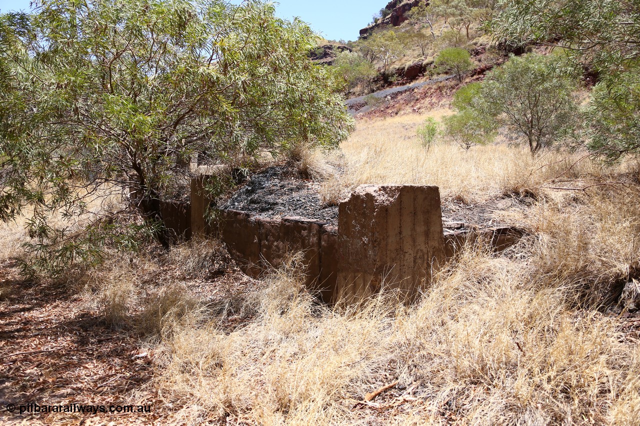 160101 9808
Wittenoom Gorge, Gorge Mine area, asbestos mining remains, concrete footings and foundations for the now removed milling plant, drive visible in the background. [url=https://goo.gl/maps/EiBV4npNYHwdd8re9]Geodata[/url].
