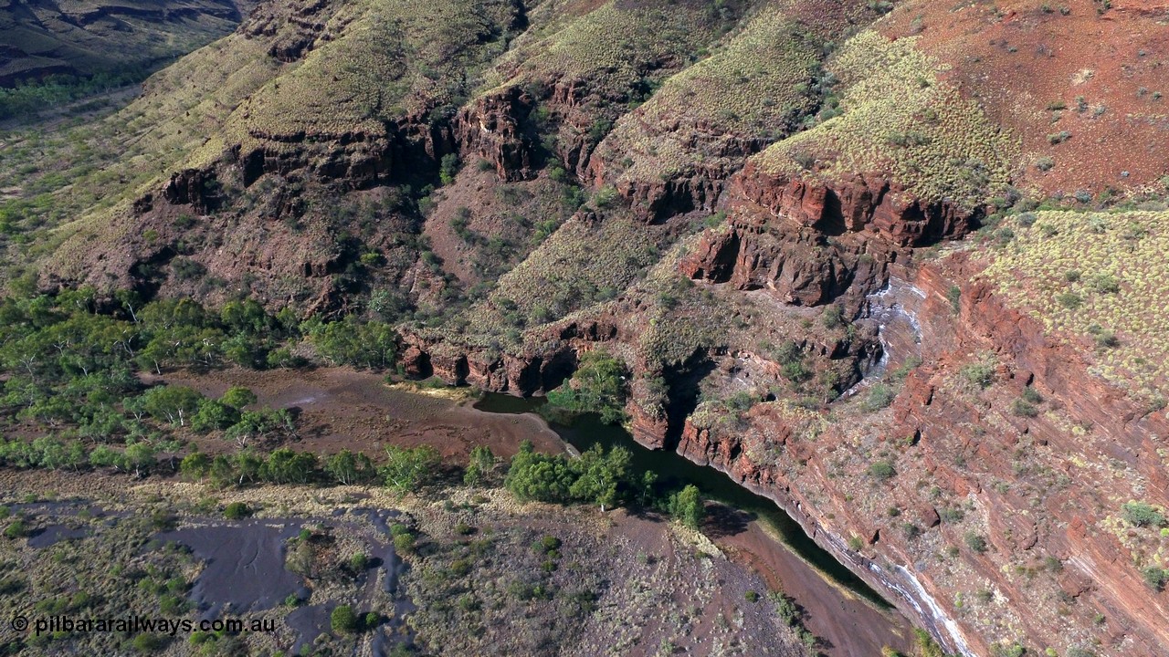 160102 DJI 0050
Wittenoom Gorge, view of Magazine Pool with tailings to the left. [url=https://goo.gl/maps/yQrfPBPKthkdhCHVA]Geodata[/url].
