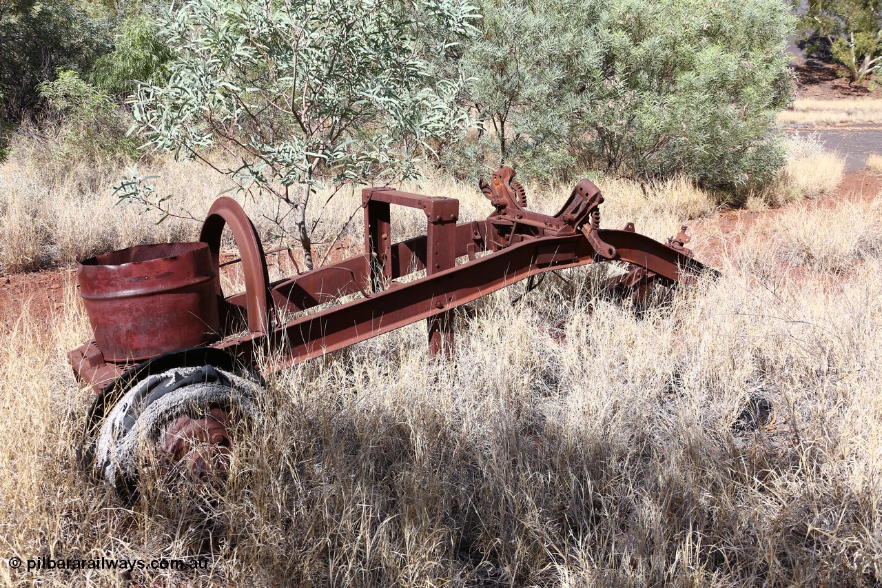 160103 9836
Located in the bush near Colonial Mill is this relic of a Fordson One Man Power Grader originally supplied by Lynas Motors Ltd. An old newspaper article on these graders can be found [url=http://www.trove.nla.gov.au/ndp/del/page/4440149] here [/url]. Geodata: [url=https://goo.gl/maps/zwzb6Rchkzj] -22.3057767 118.3247750 [/url].
Keywords: Lynas-Motors-Ltd;Fordson-Power-Grader;