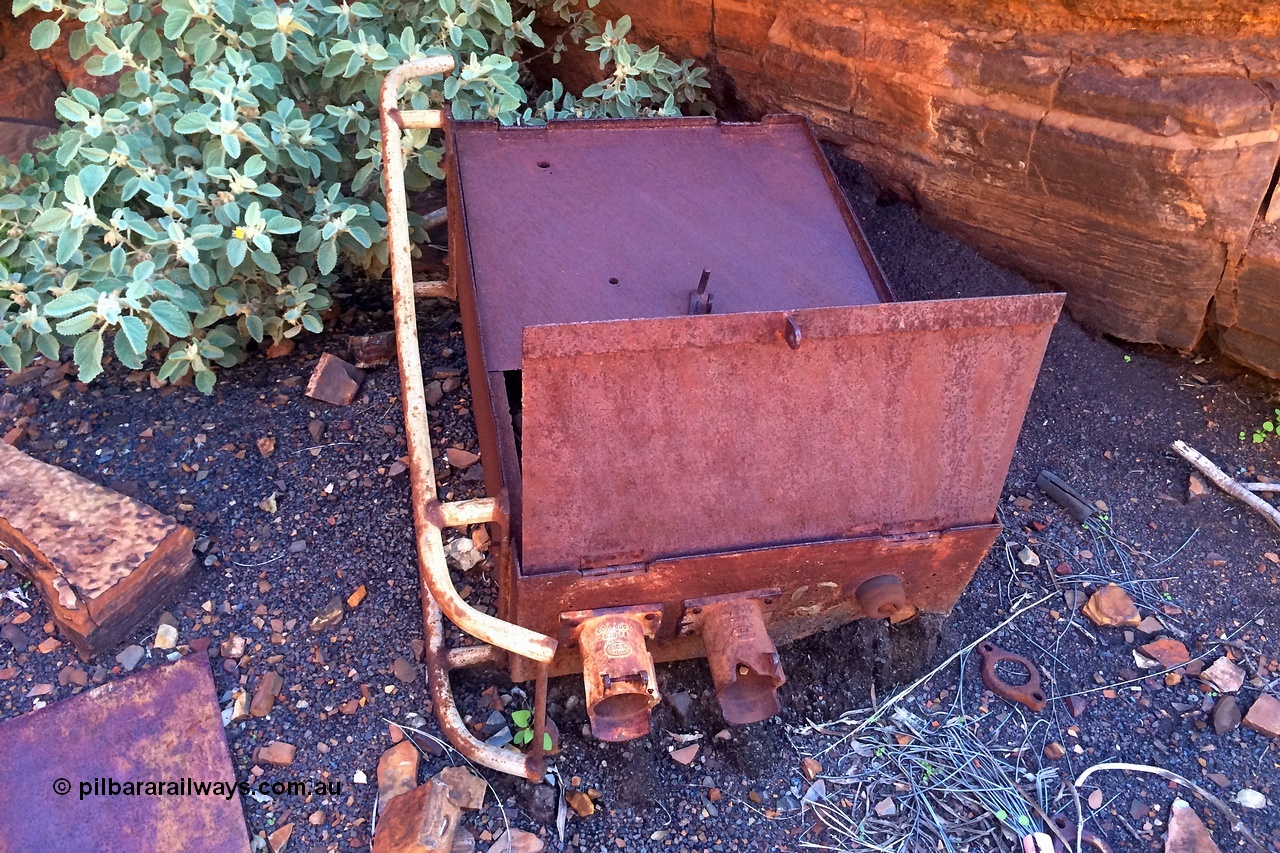 160710 iPh5S 2807
Wittenoom Gorge, Colonial Mine, old underground 'jumbo' box for power distribution to electric pumps and drills. Jumbo is a modern mining term, so these would have been called something else…
