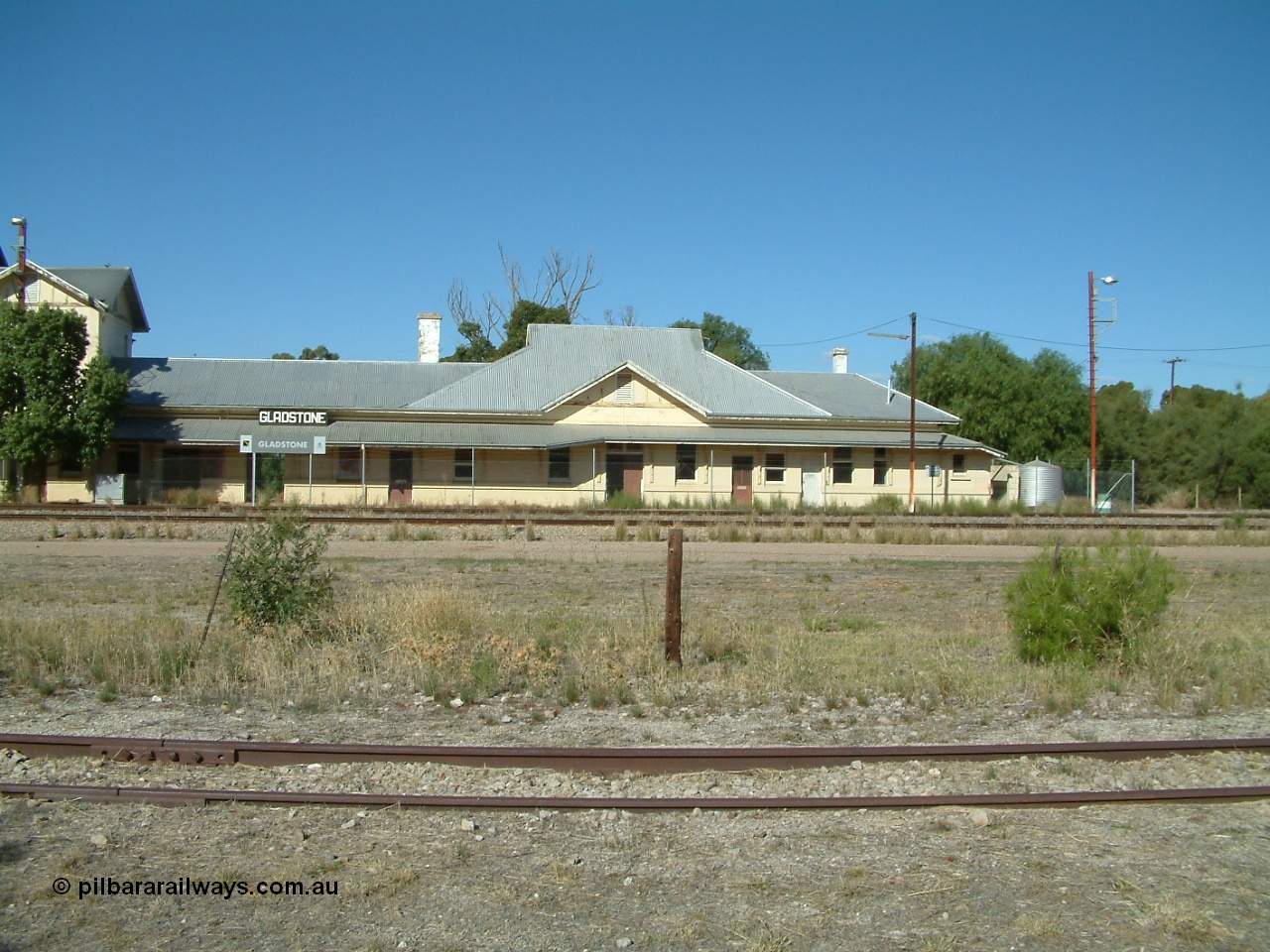 030403 152649
Gladstone station building looking from the rail side, officially closed in 1991.
