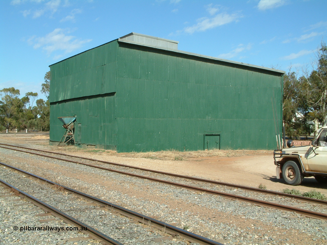 030406 095712
Cummins, view of green possible former fertiliser shed. 6th April 2003.
