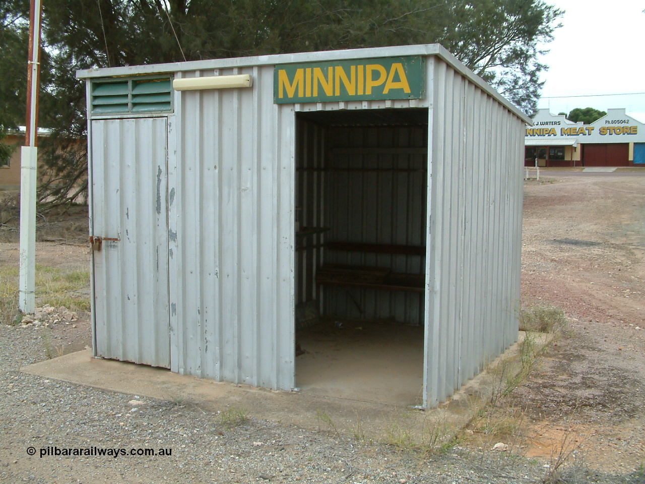 030407 094417
Minnipa, station located at the 253.4 km, opened as terminus in May 1913, became a through station in August 1914. Train control booth and waiting shelter. 7th April, 2003.
